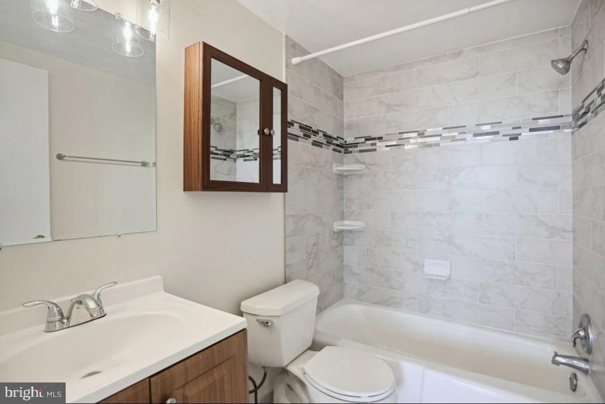 BOLLING BROOK TOWERS - Residential Lease