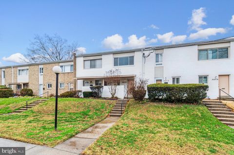 Photo of 3127 UNIVERSITY BLVD W #3127D-10, KENSINGTON, MD 20895 (MLS # MDMC2081032)