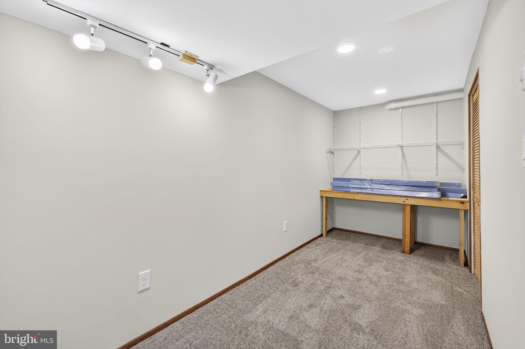 SPRING VALLEY - Residential