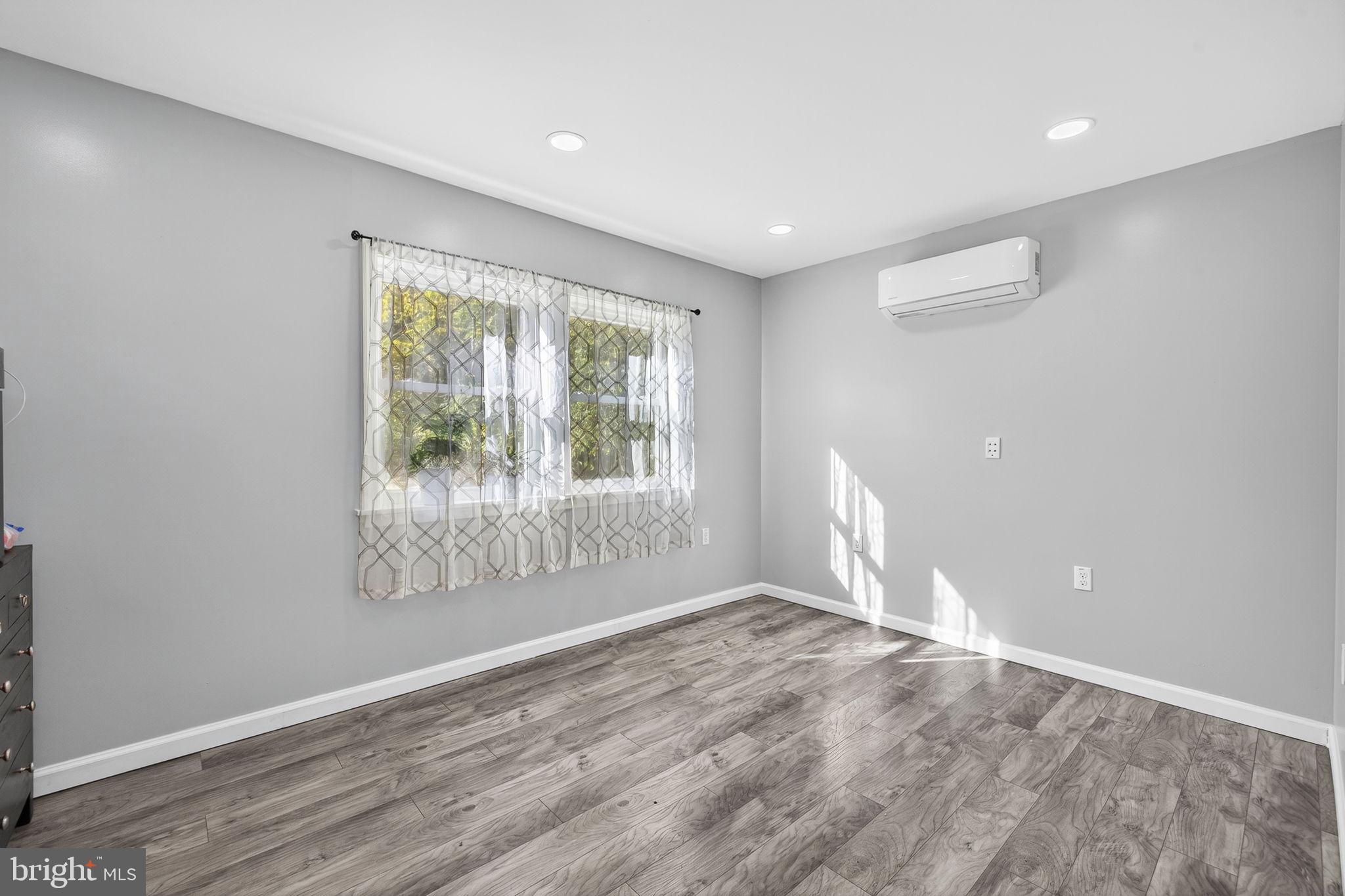 SPRING VALLEY - Residential