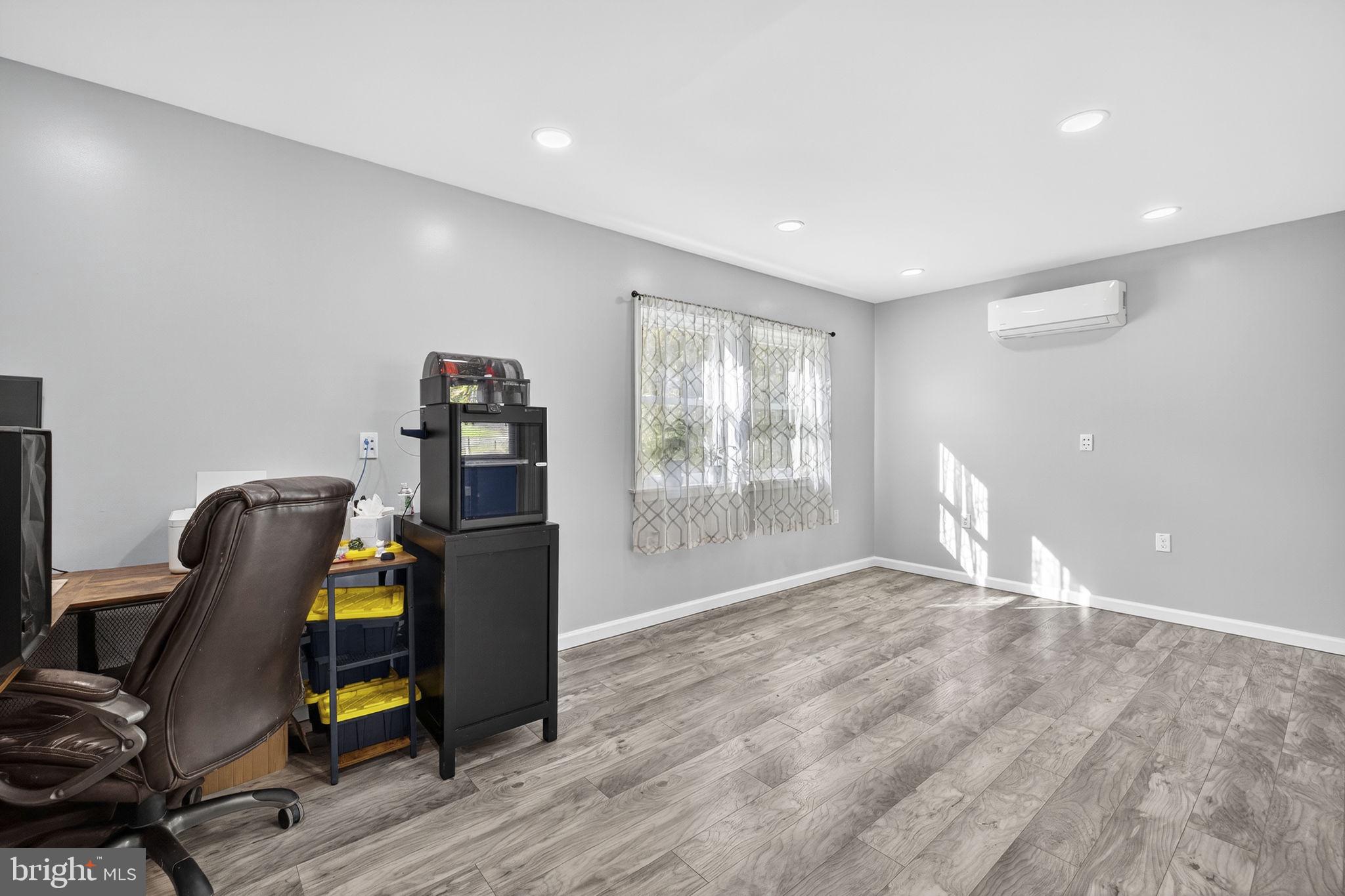 SPRING VALLEY - Residential