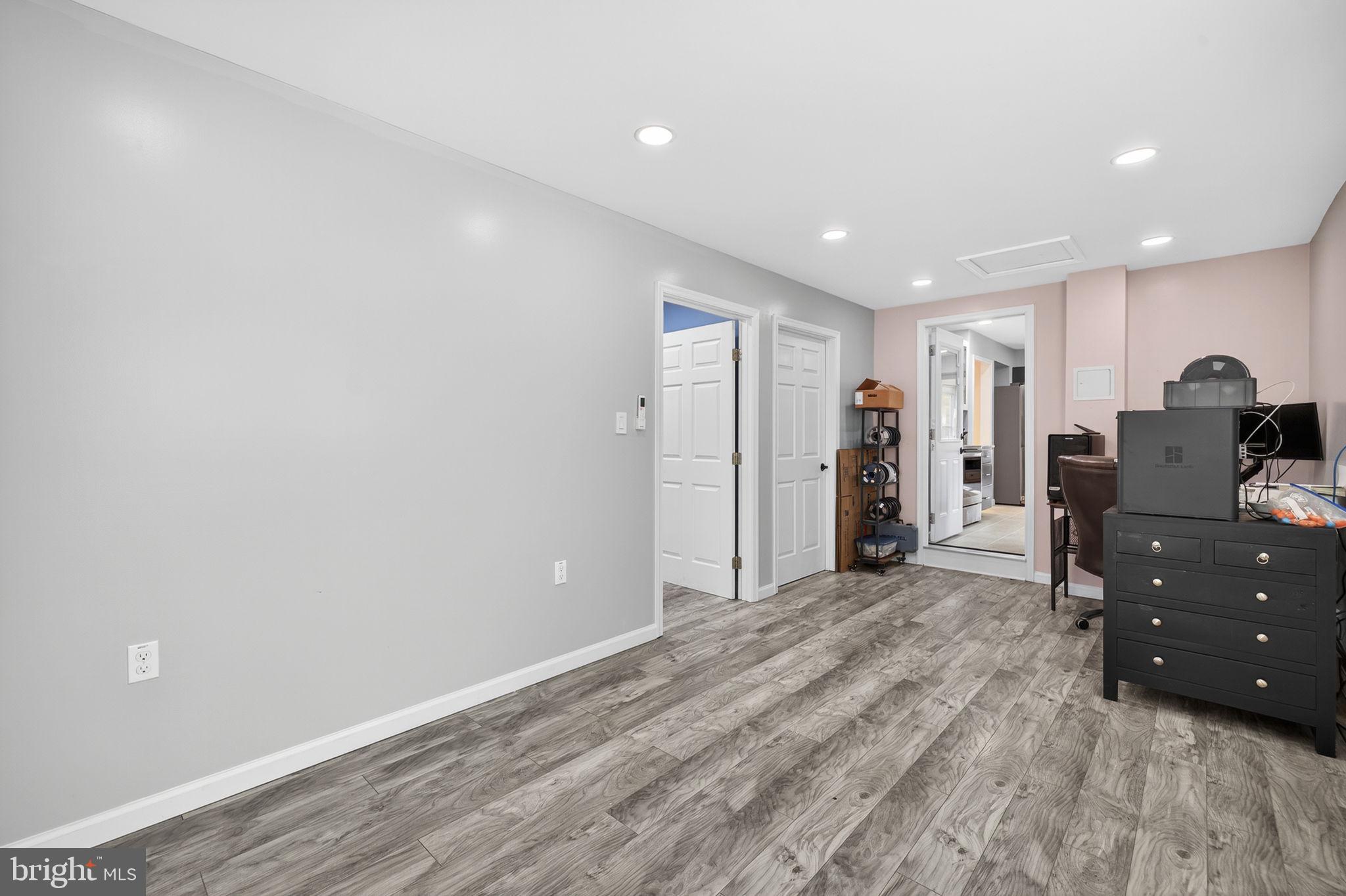 SPRING VALLEY - Residential