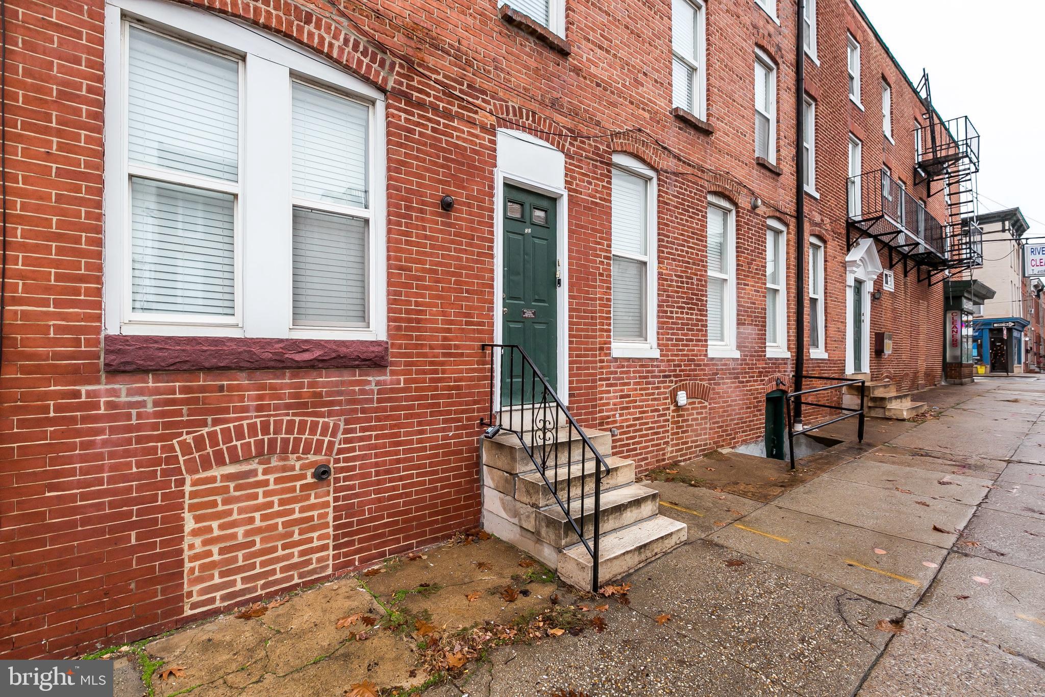 Water Included! Perfectly situated between Fed Hill & Locust Point, this 2nd floor end unit apartment is filled w/ natural light! Move in ready, this newly renovated apartment includes new flooring, new kitchen, updated bathroom, central a/c, laundry, + more! Just minutes away from  Riverside Park  & Federal Hill, bars, restaurants, shops, stadiums, Inner Harbor, etc  Easy access to 95. Pets under 40lbs accepted on case by case basis w/ additional rent