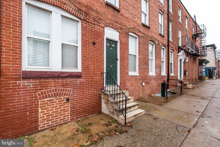 Water Included! Perfectly situated between Fed Hill & Locust Point, this 2nd floor end unit apartment is filled w/ natural light! Move in ready, this newly renovated apartment includes new flooring, new kitchen, updated bathroom, central a/c, laundry, + more! Just minutes away from  Riverside Park  & Federal Hill, bars, restaurants, shops, stadiums, Inner Harbor, etc  Easy access to 95. Pets under 40lbs accepted on case by case basis w/ additional rent