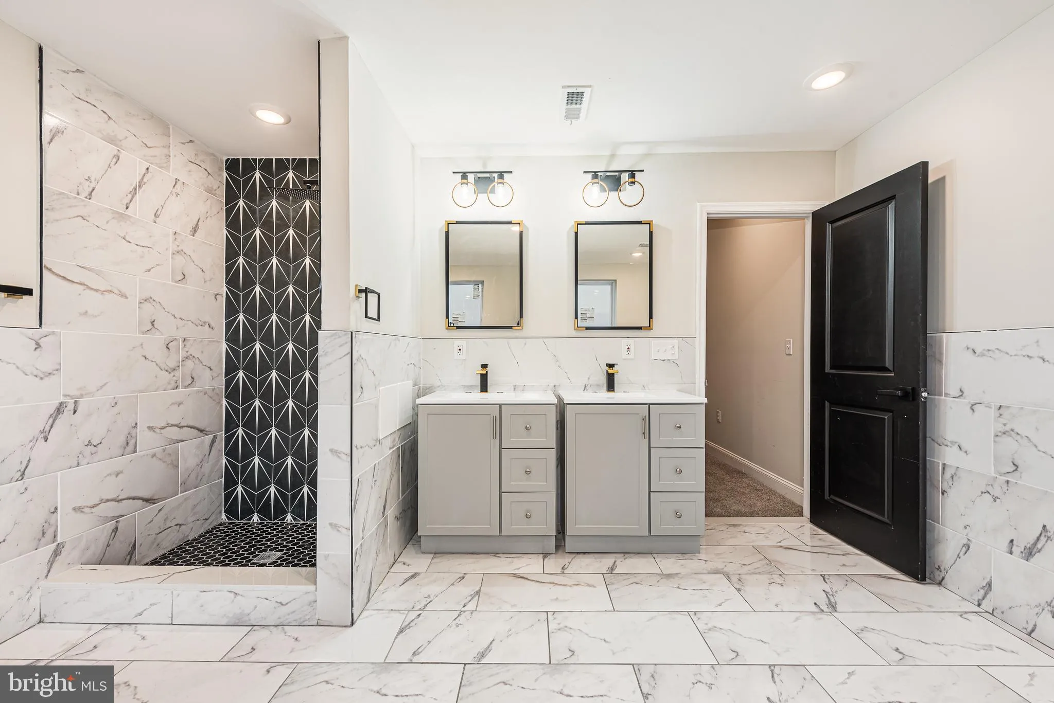 Baltimore, Maryland 21217, United States, 4 Bedrooms Bedrooms, ,5 BathroomsBathrooms,Residential,Active,31422