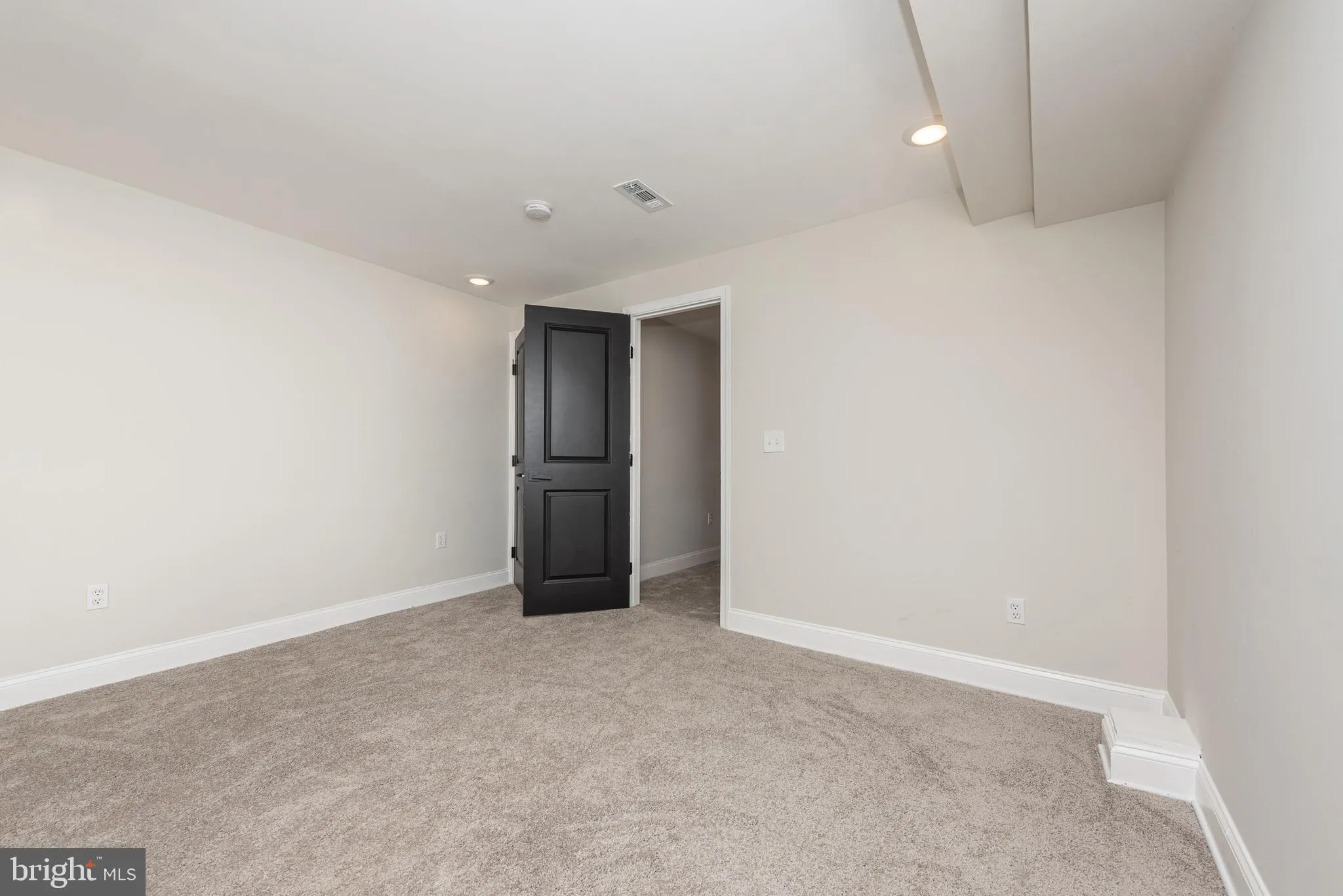 Baltimore, Maryland 21217, United States, 4 Bedrooms Bedrooms, ,5 BathroomsBathrooms,Residential,Active,31422