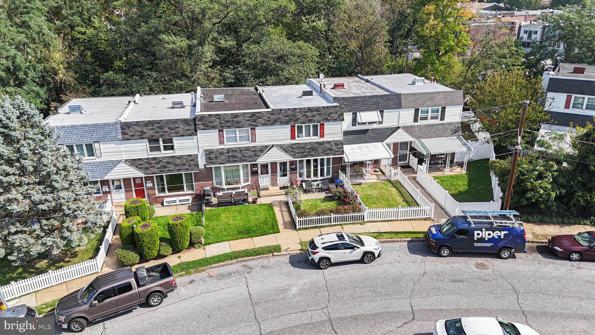 3520 CHURCHILL LANE