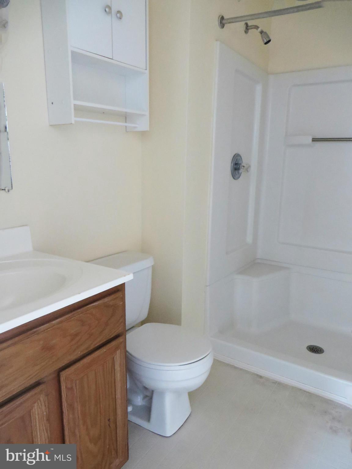 LAUREL GLEN - Residential Lease