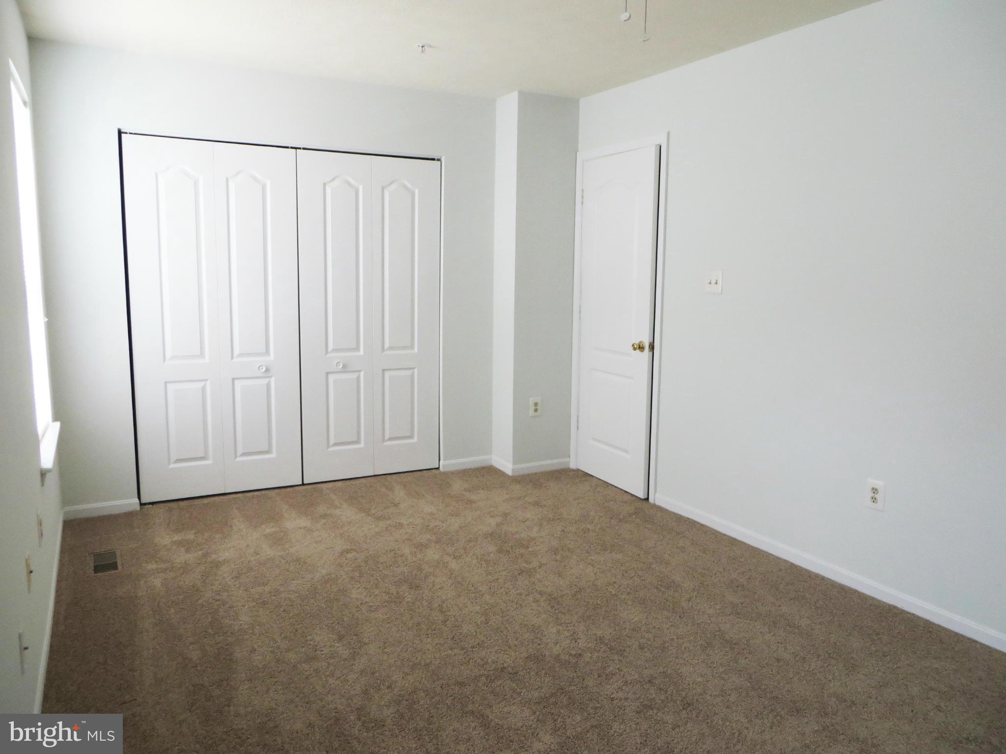 LAUREL GLEN - Residential Lease