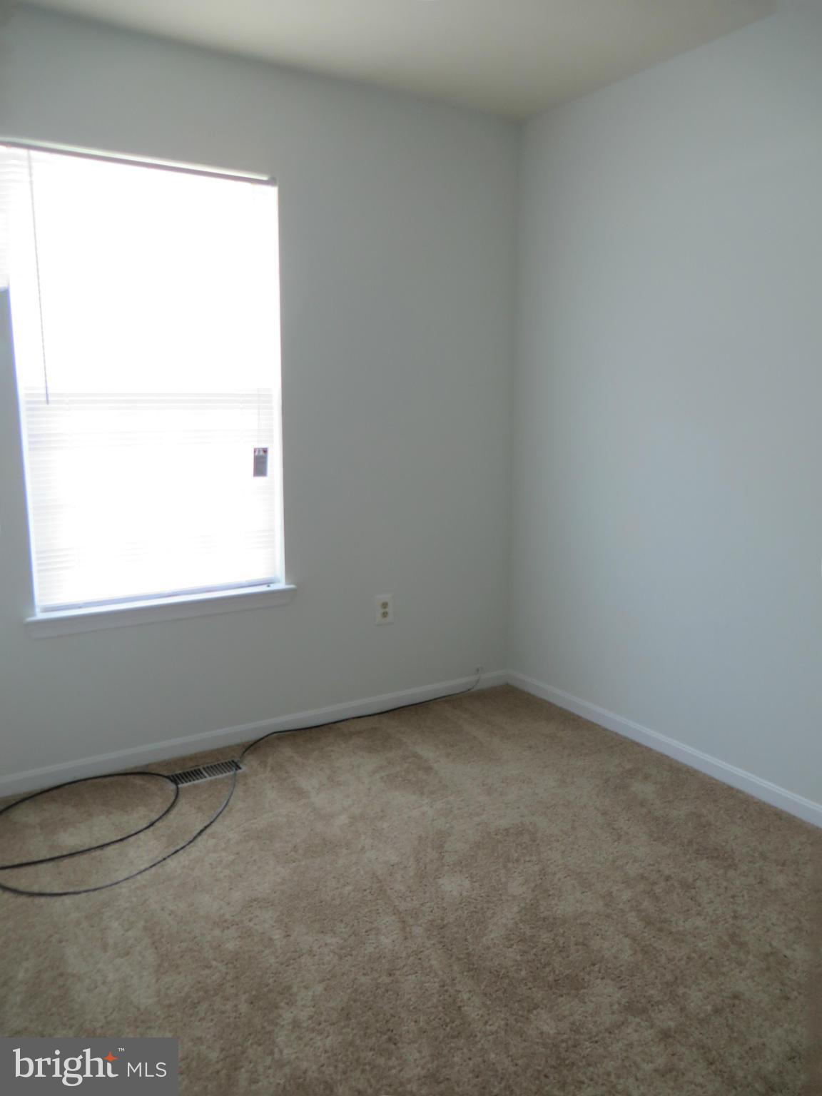 LAUREL GLEN - Residential Lease