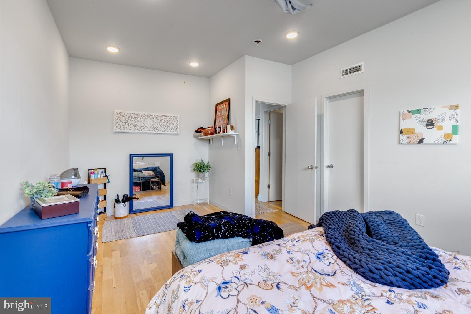 NORRIS SQUARE - Residential Lease