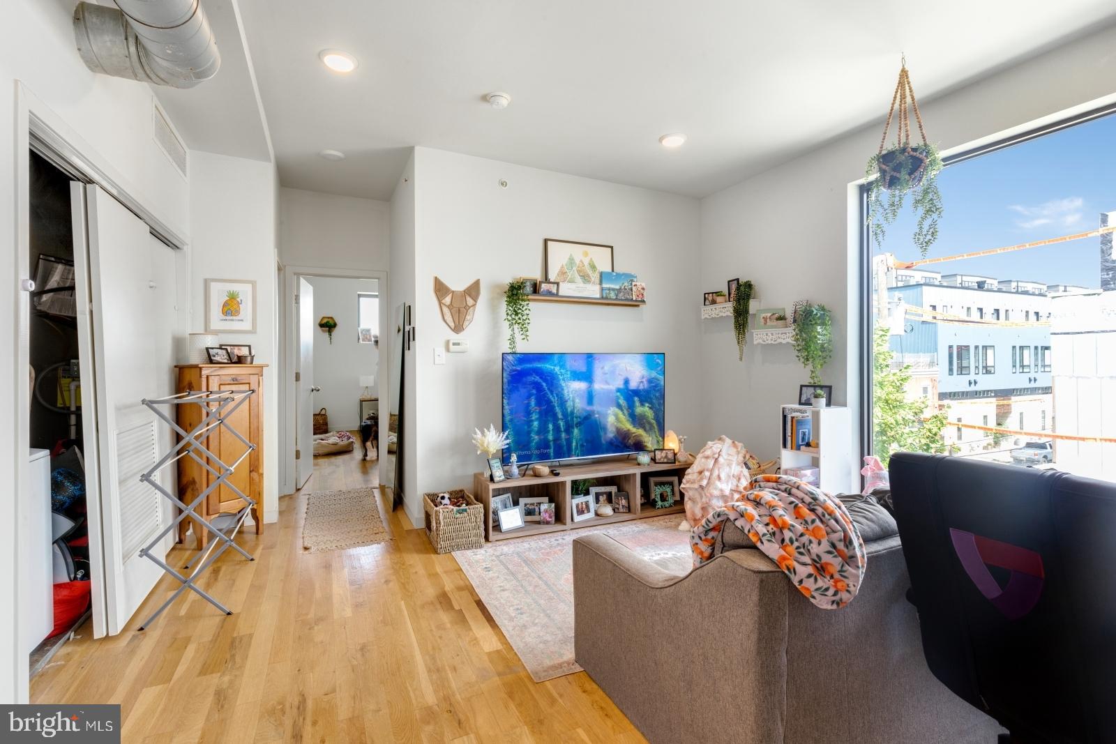 NORRIS SQUARE - Residential Lease