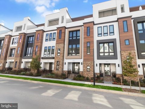 Photo of 14920 Dispatch St, ROCKVILLE, MD 20850 (MLS # MDMC2198018)