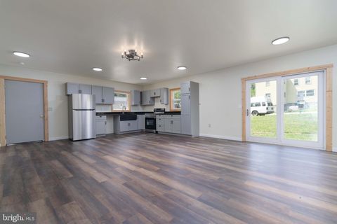 303 NEW BLOOMFIELD ROAD DUNCANNON PA 17020