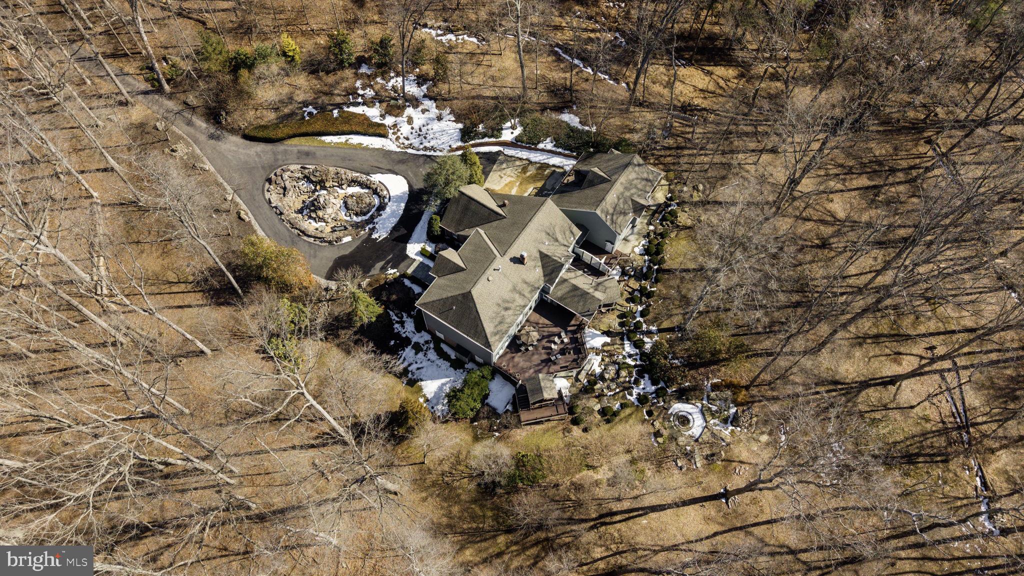 FOUR PONDS - Residential