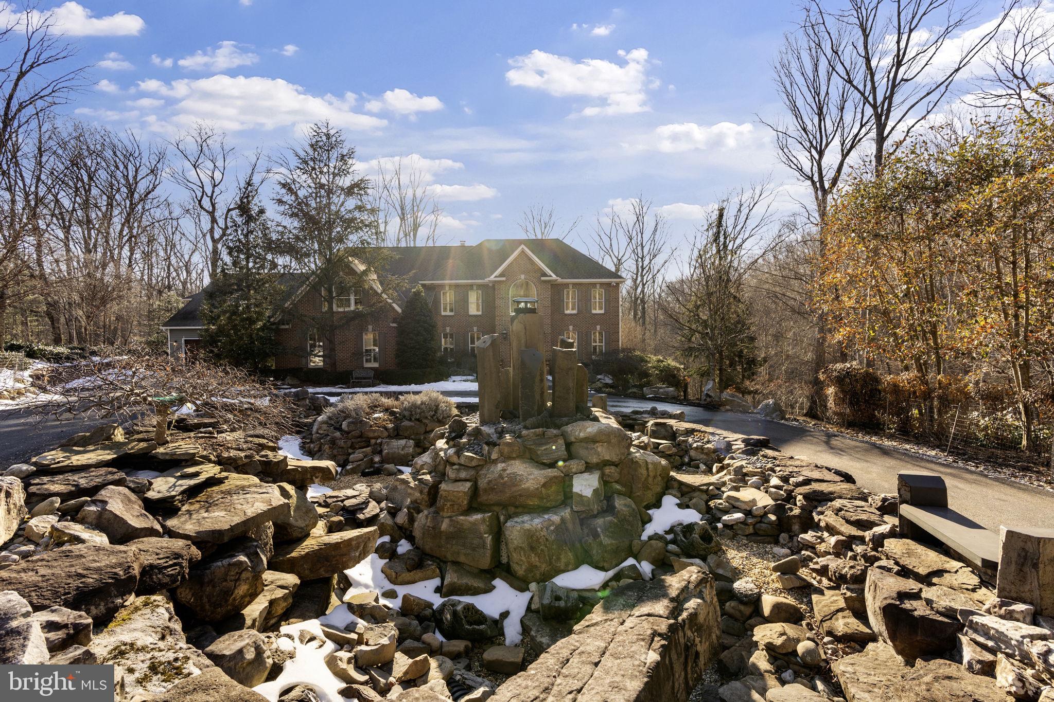 FOUR PONDS - Residential