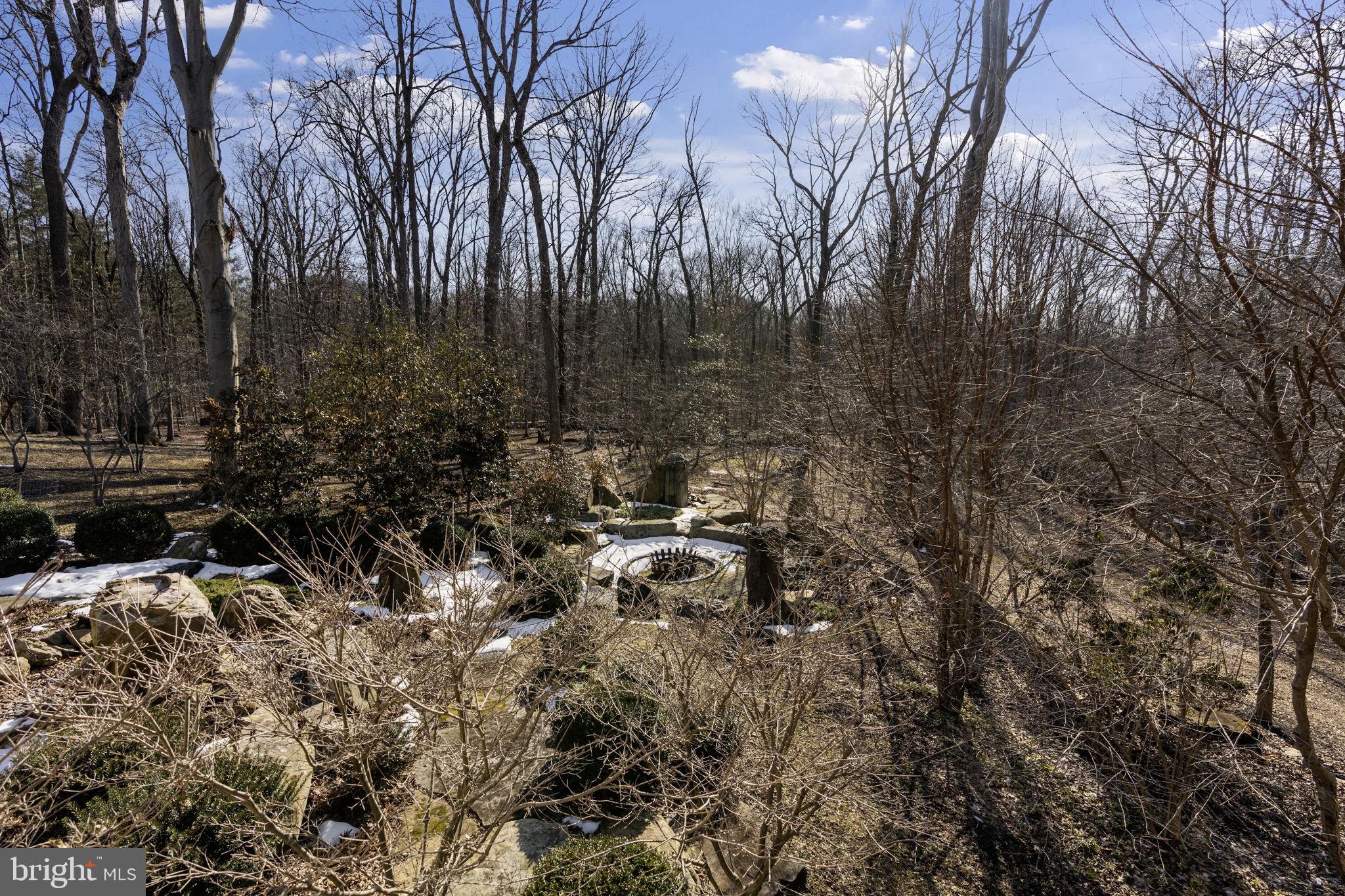 FOUR PONDS - Residential
