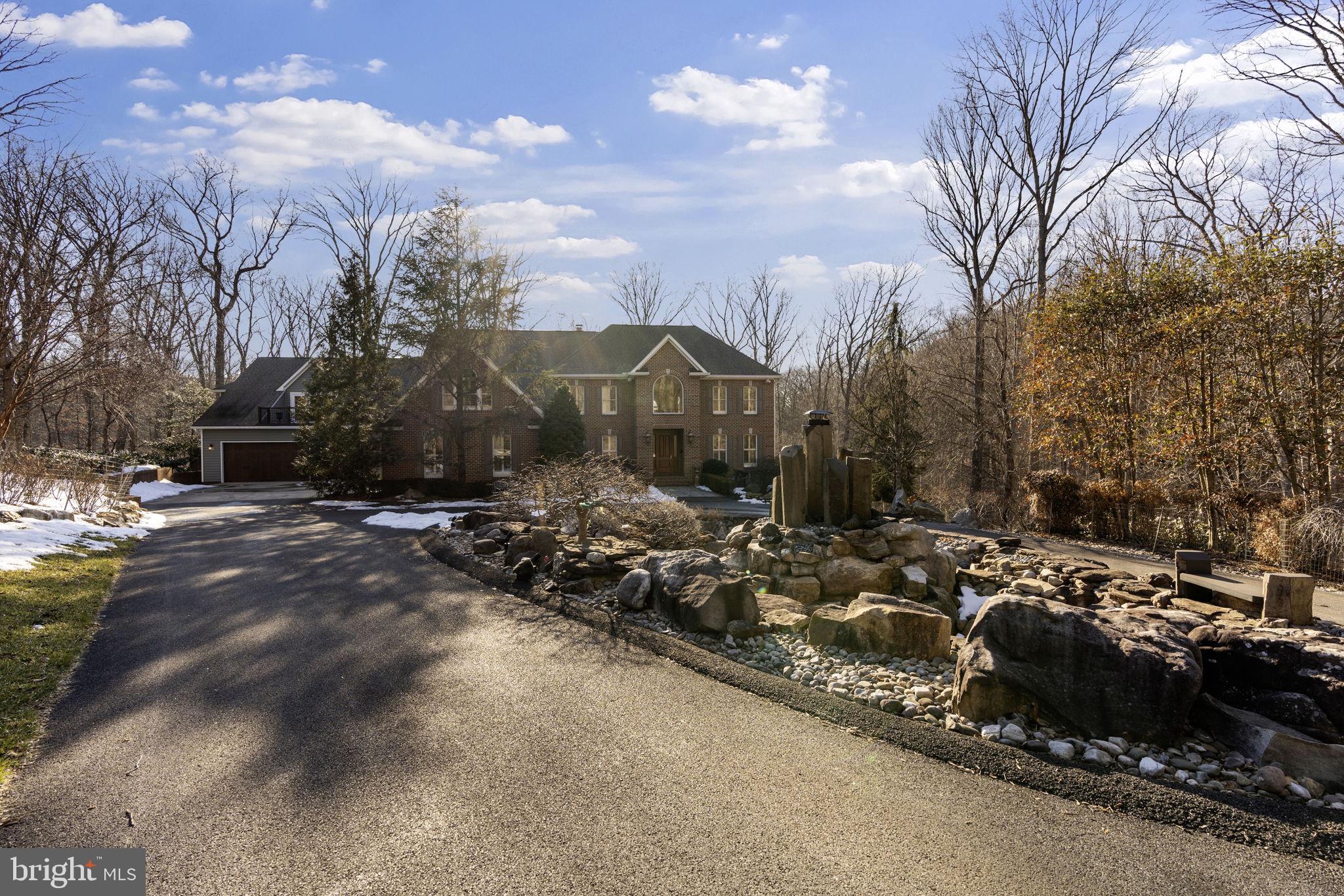 FOUR PONDS - Residential