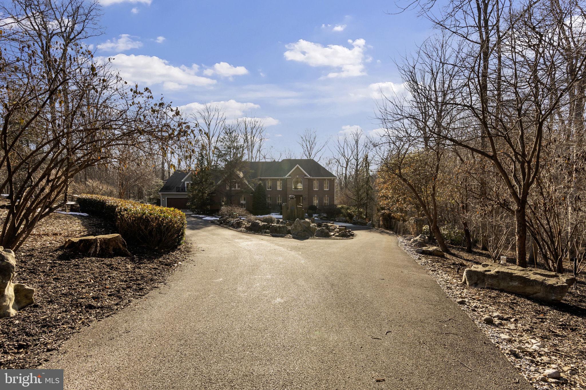 FOUR PONDS - Residential