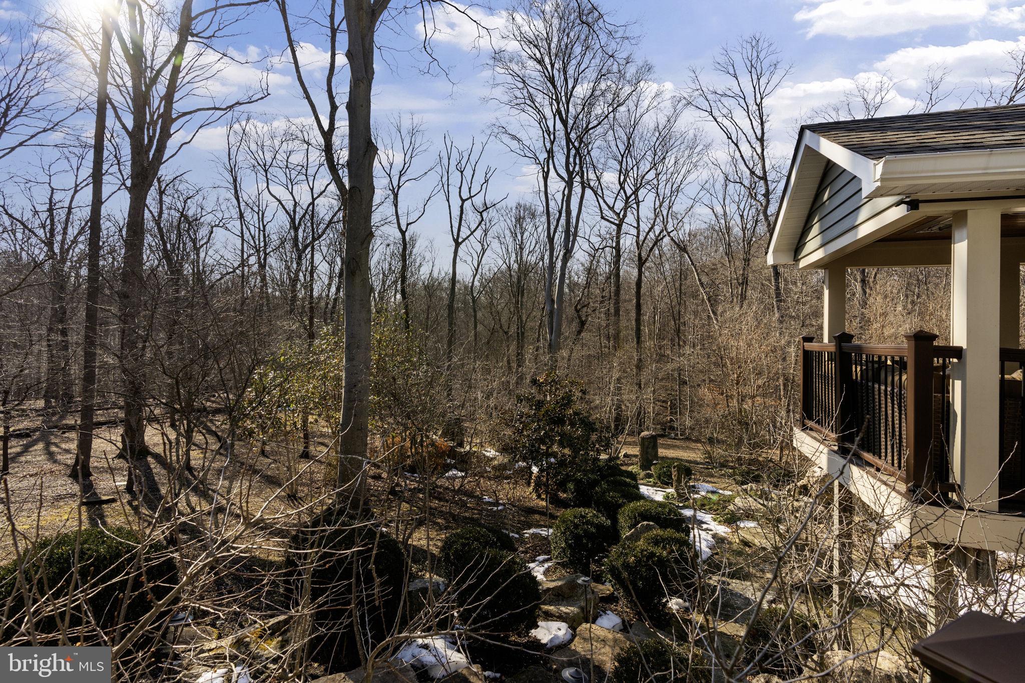 FOUR PONDS - Residential