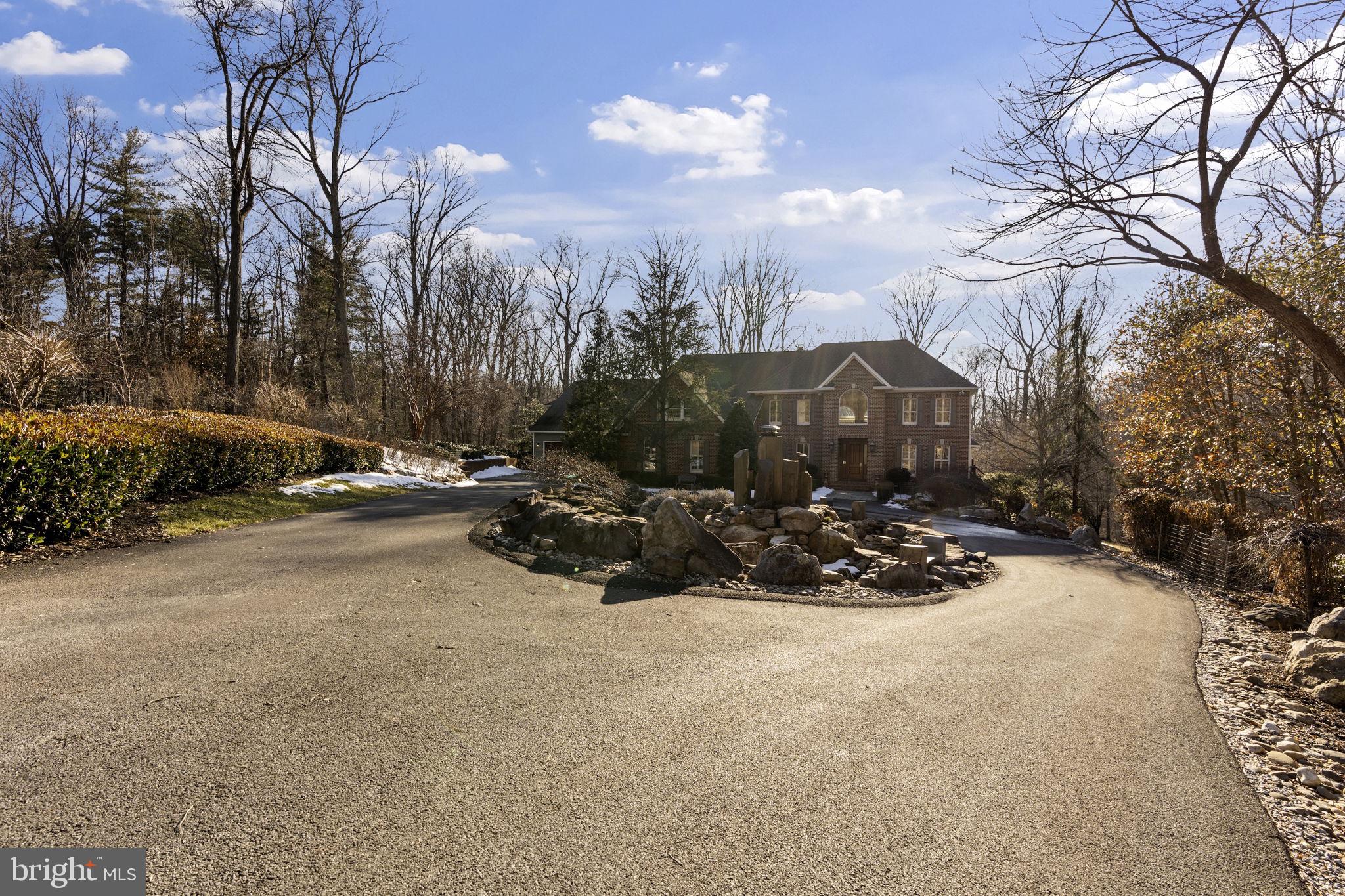 FOUR PONDS - Residential