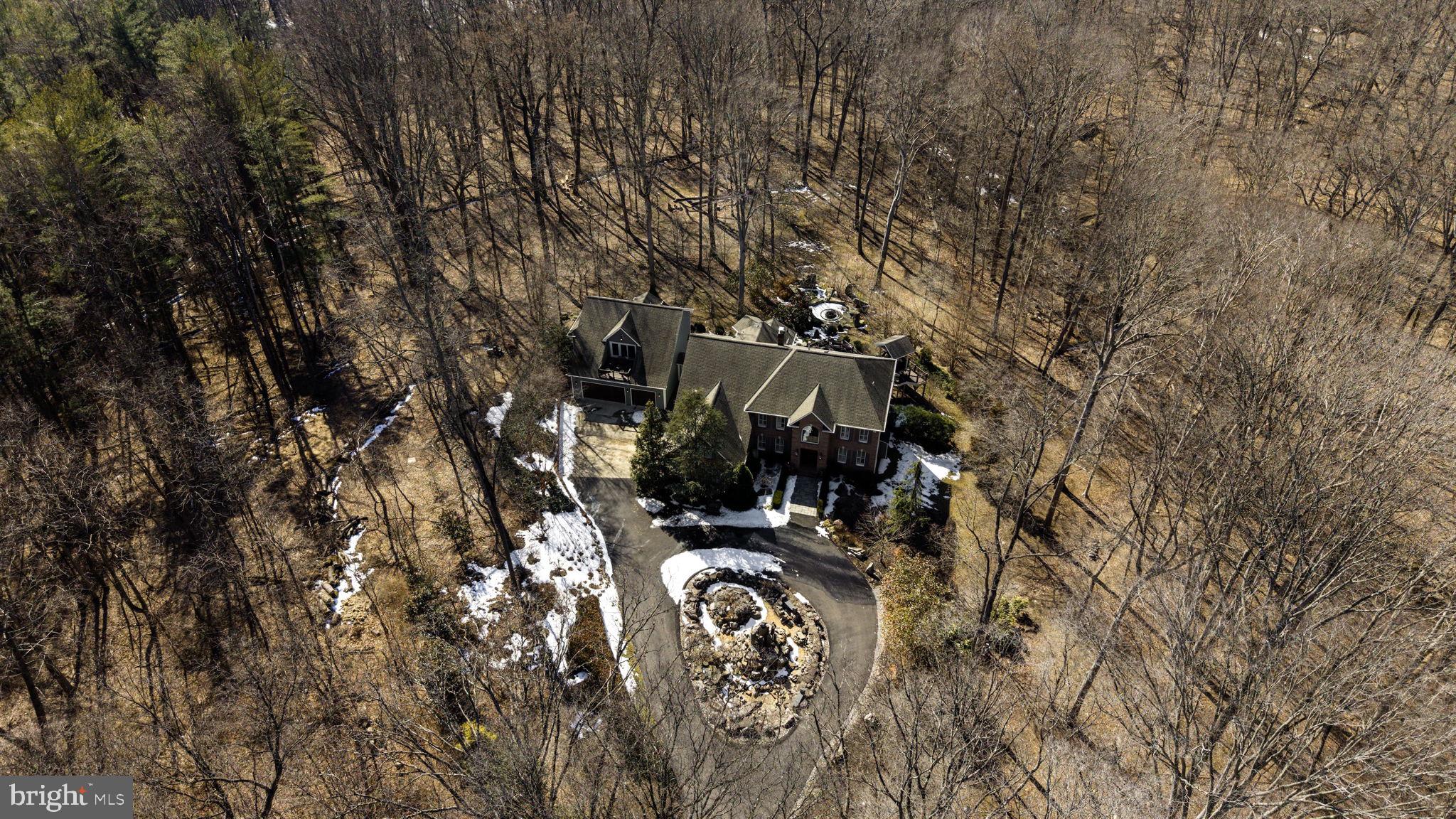 FOUR PONDS - Residential