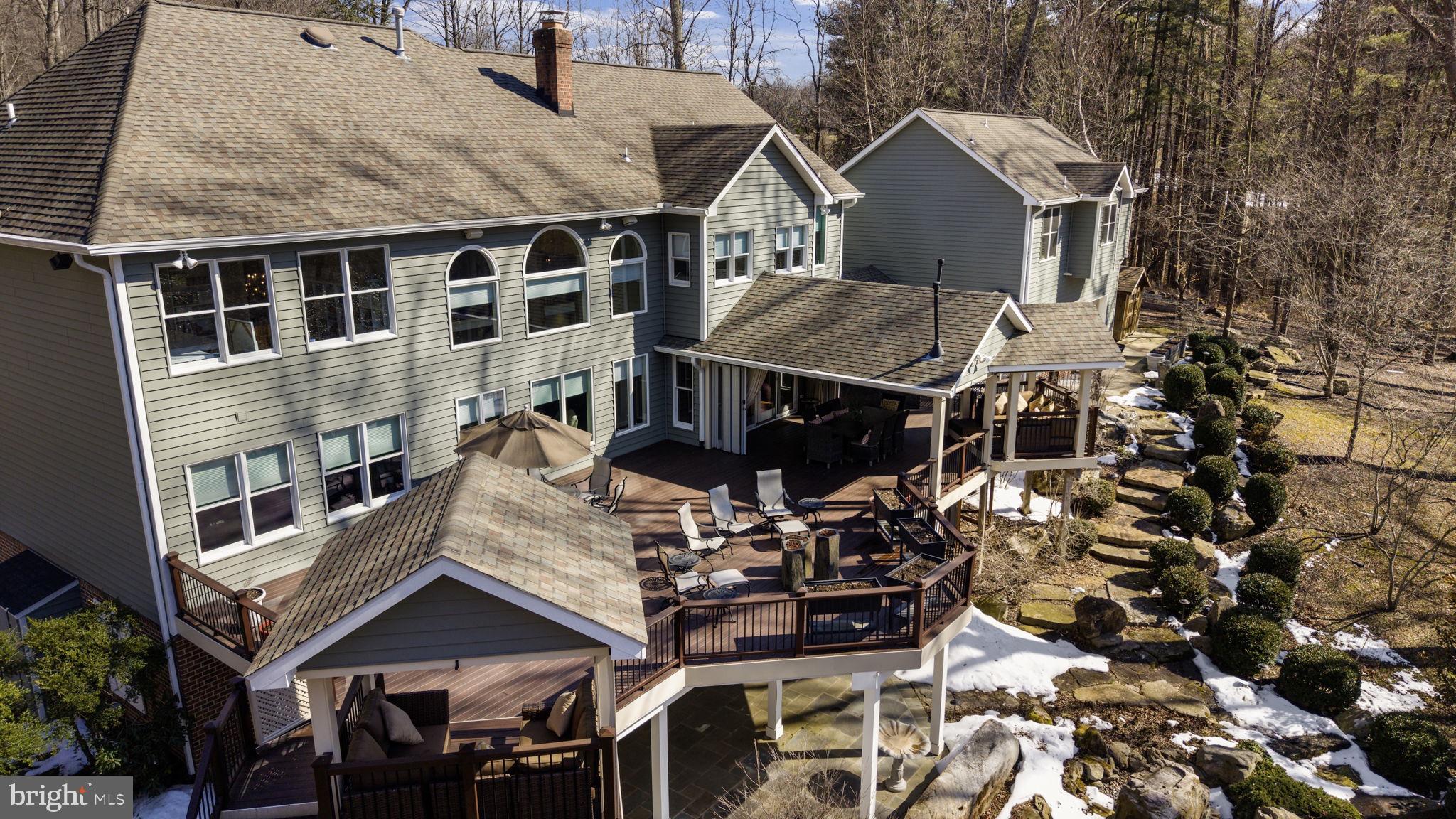 FOUR PONDS - Residential