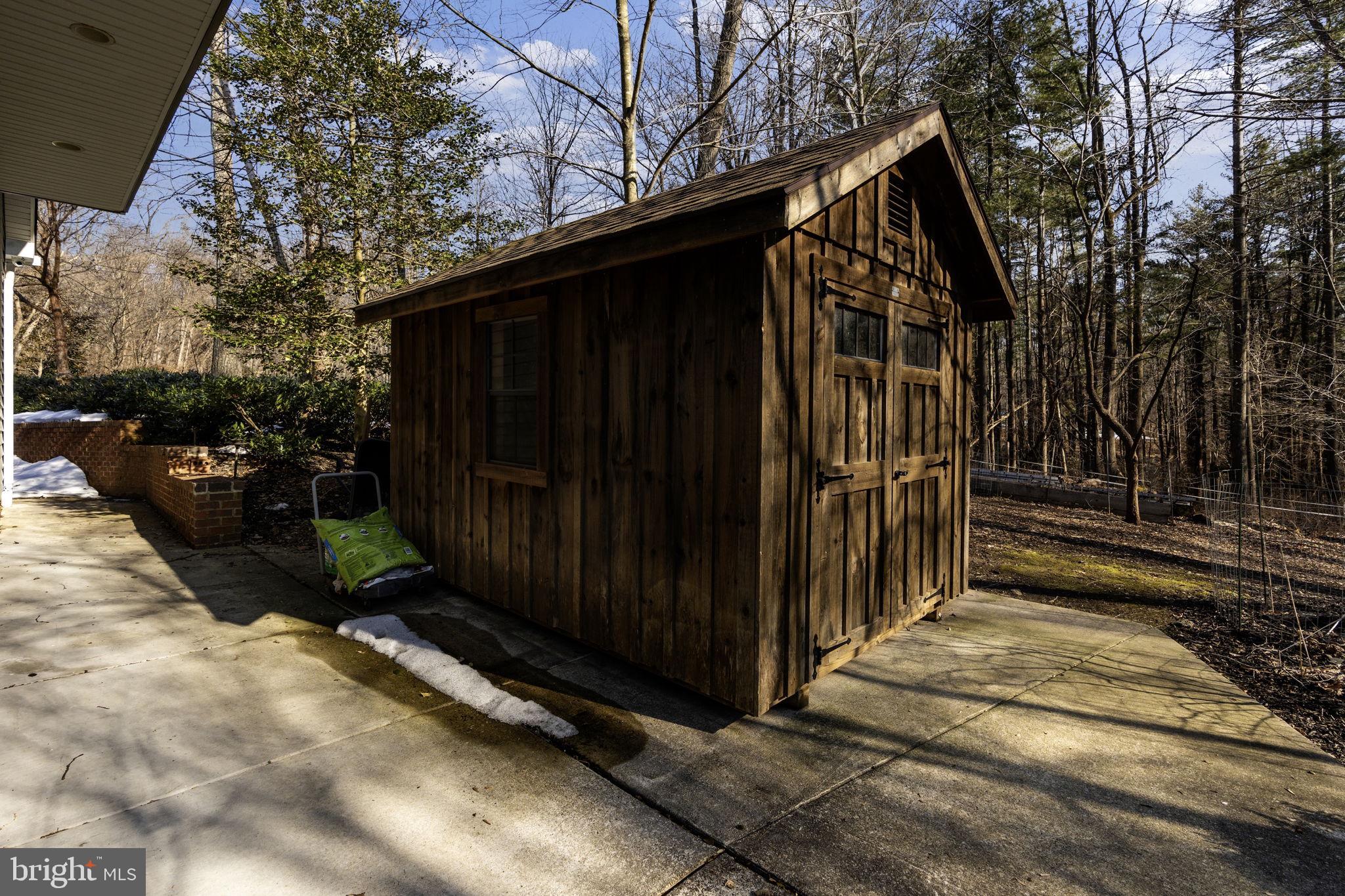 FOUR PONDS - Residential