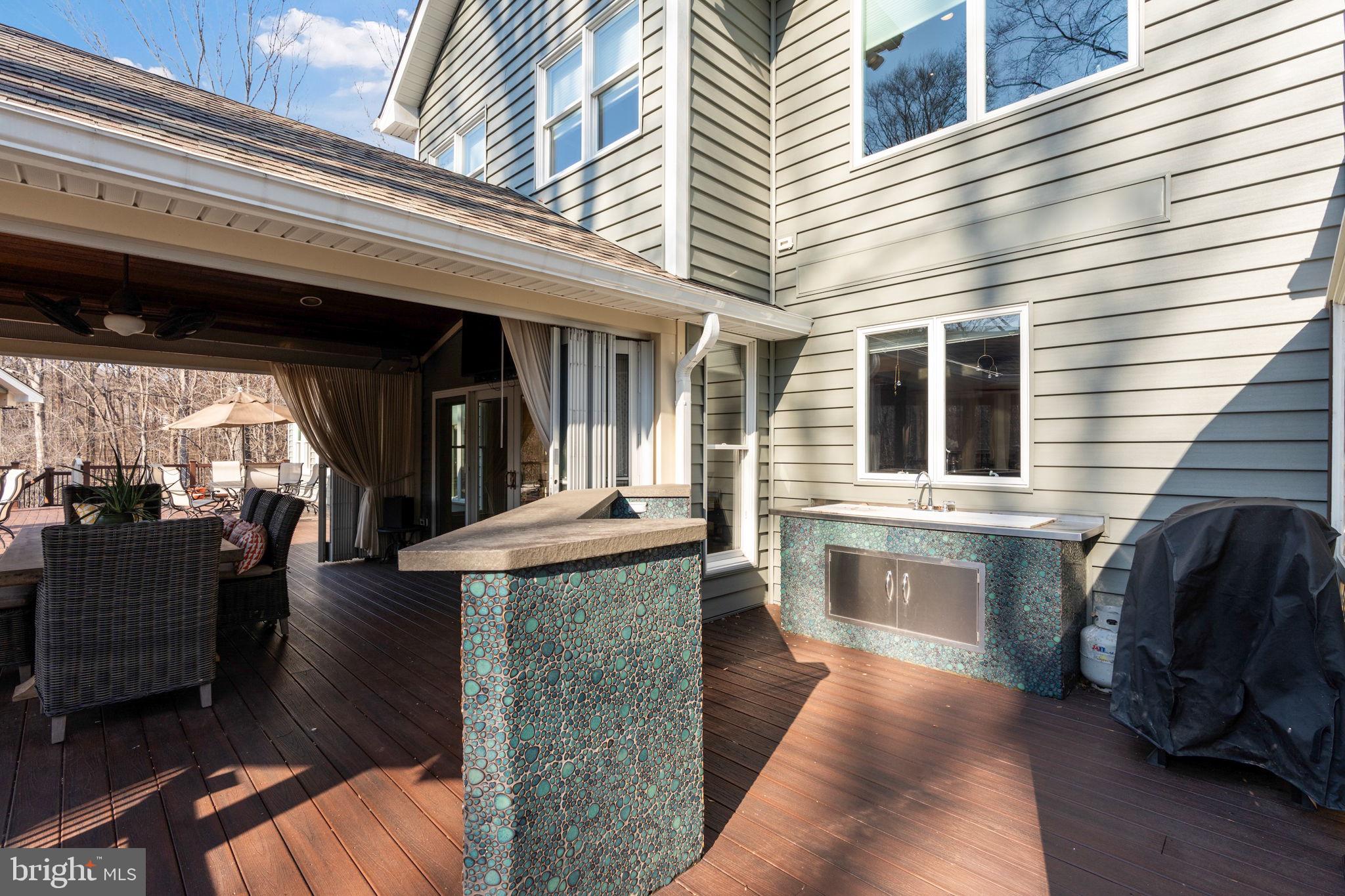 FOUR PONDS - Residential