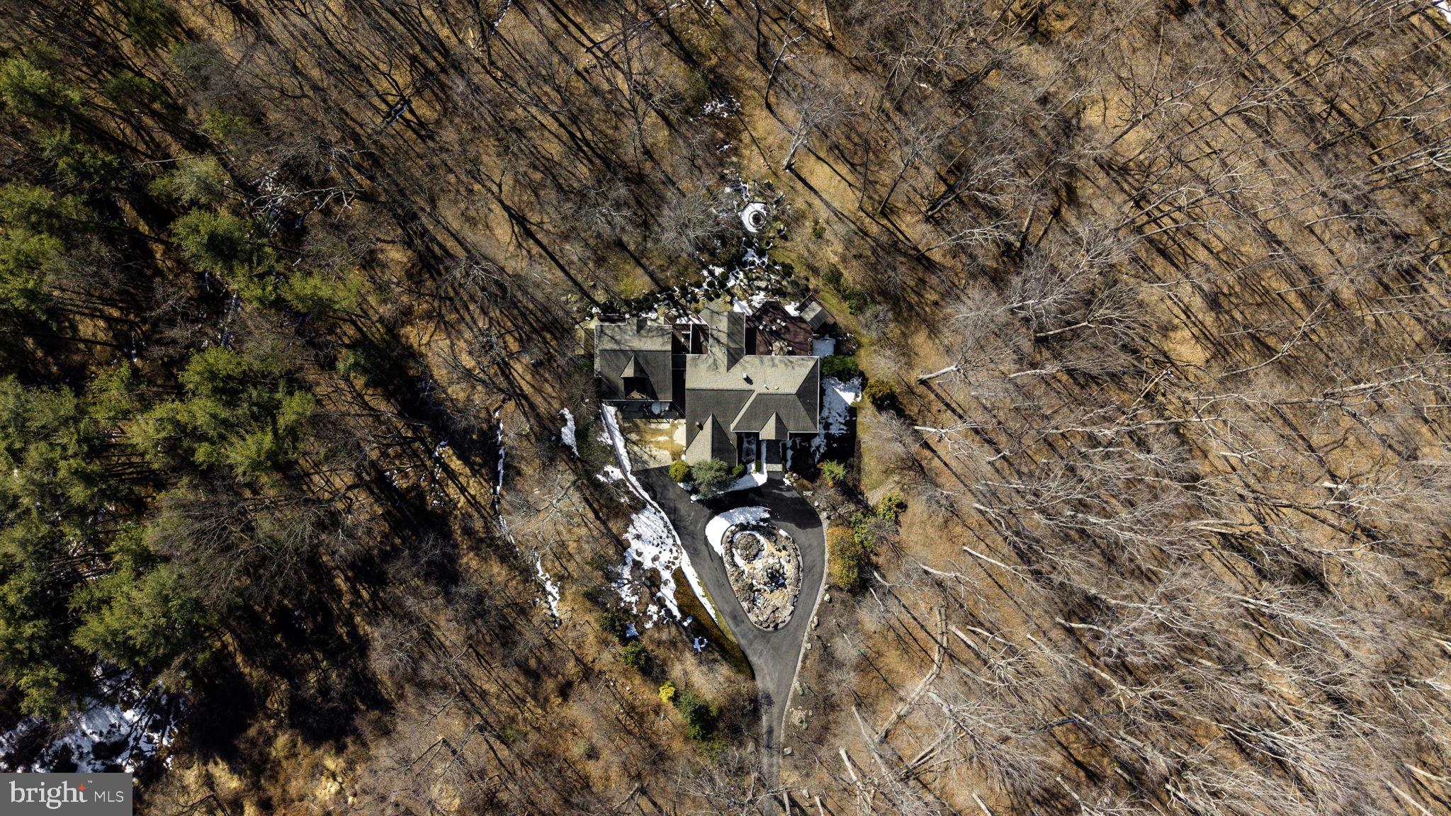 FOUR PONDS - Residential