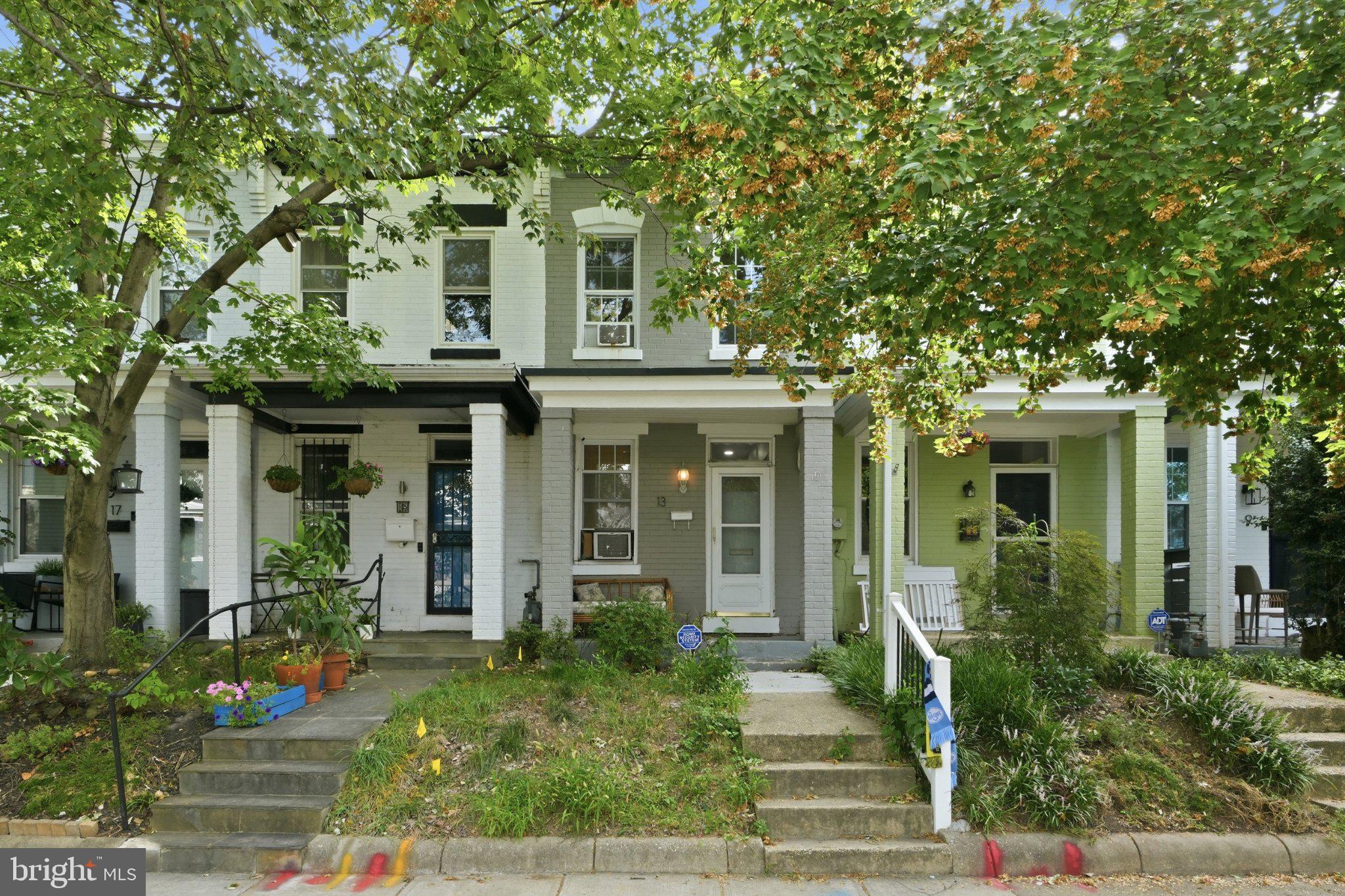 13 16TH STREET NE