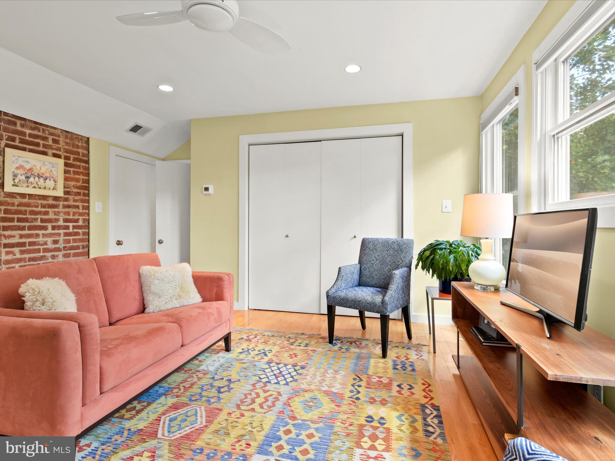 SHIRLEY WOODS - Residential