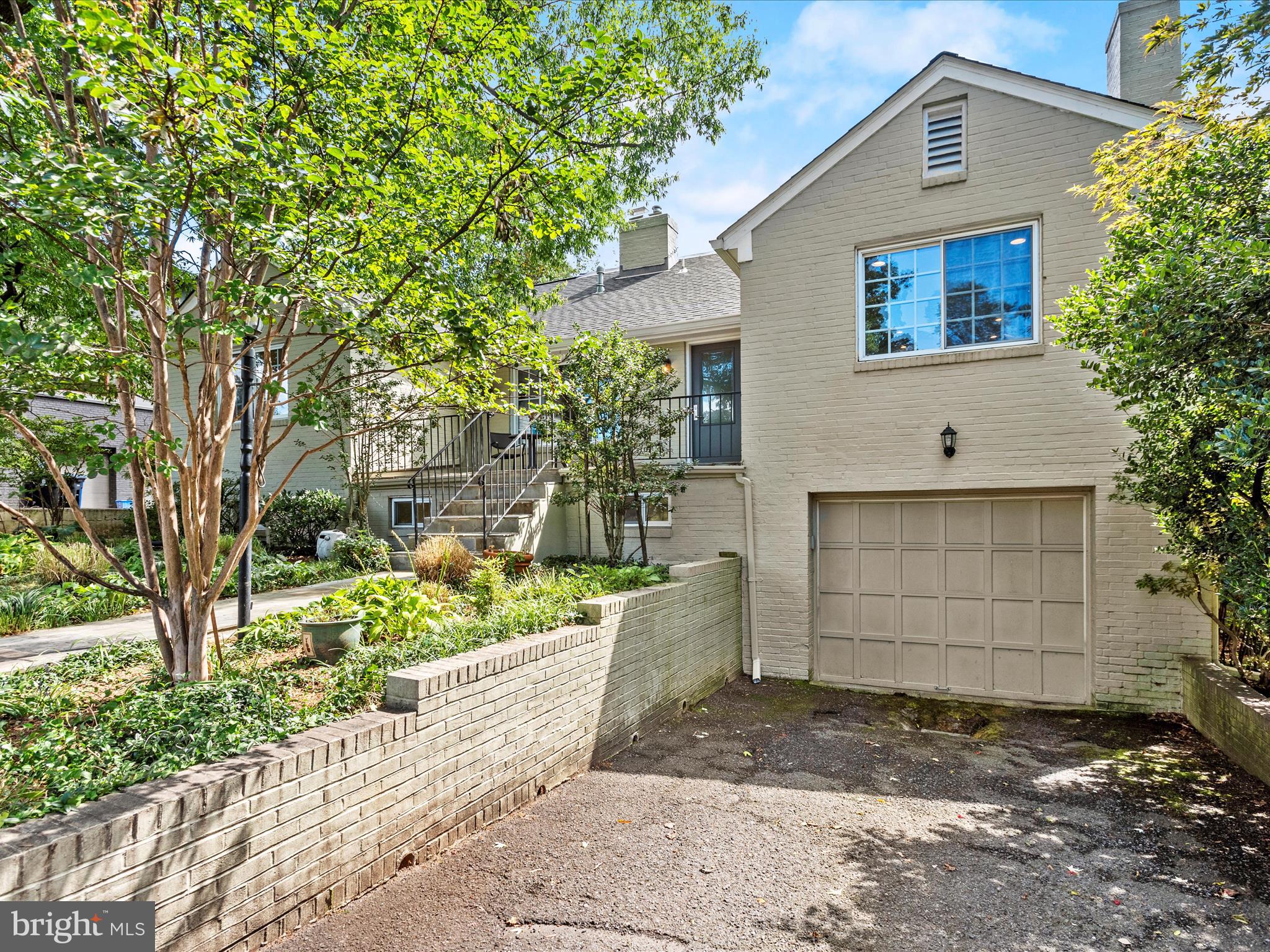 SHIRLEY WOODS - Residential