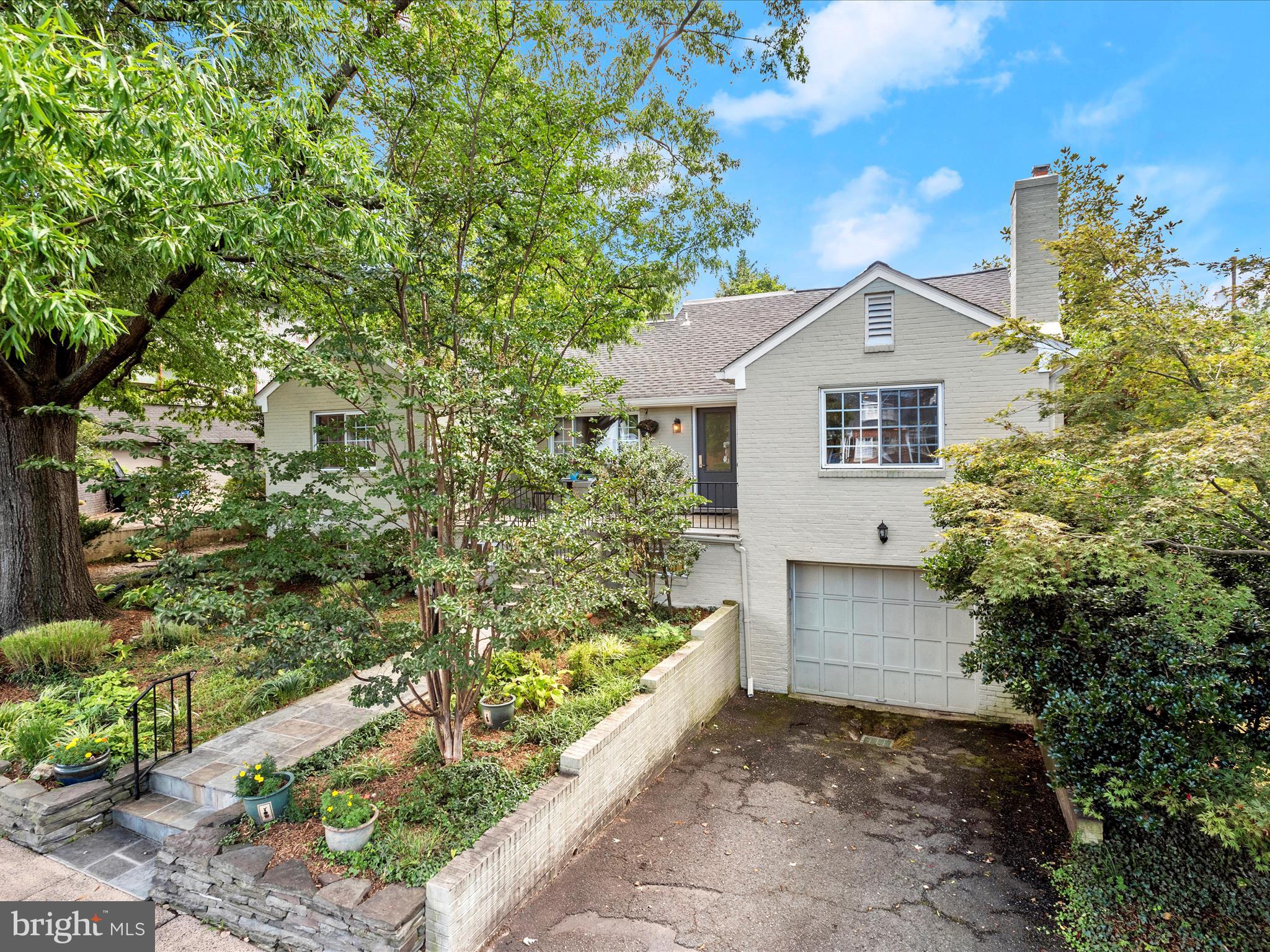 SHIRLEY WOODS - Residential