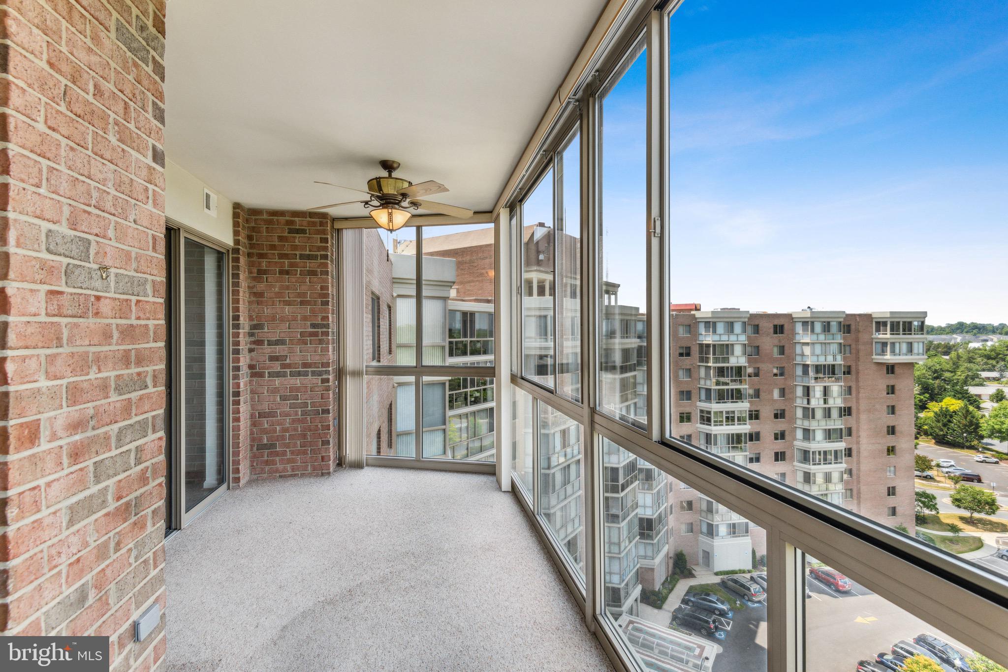 VANTAGE POINT EAST @ LEISURE WORLD - Residential