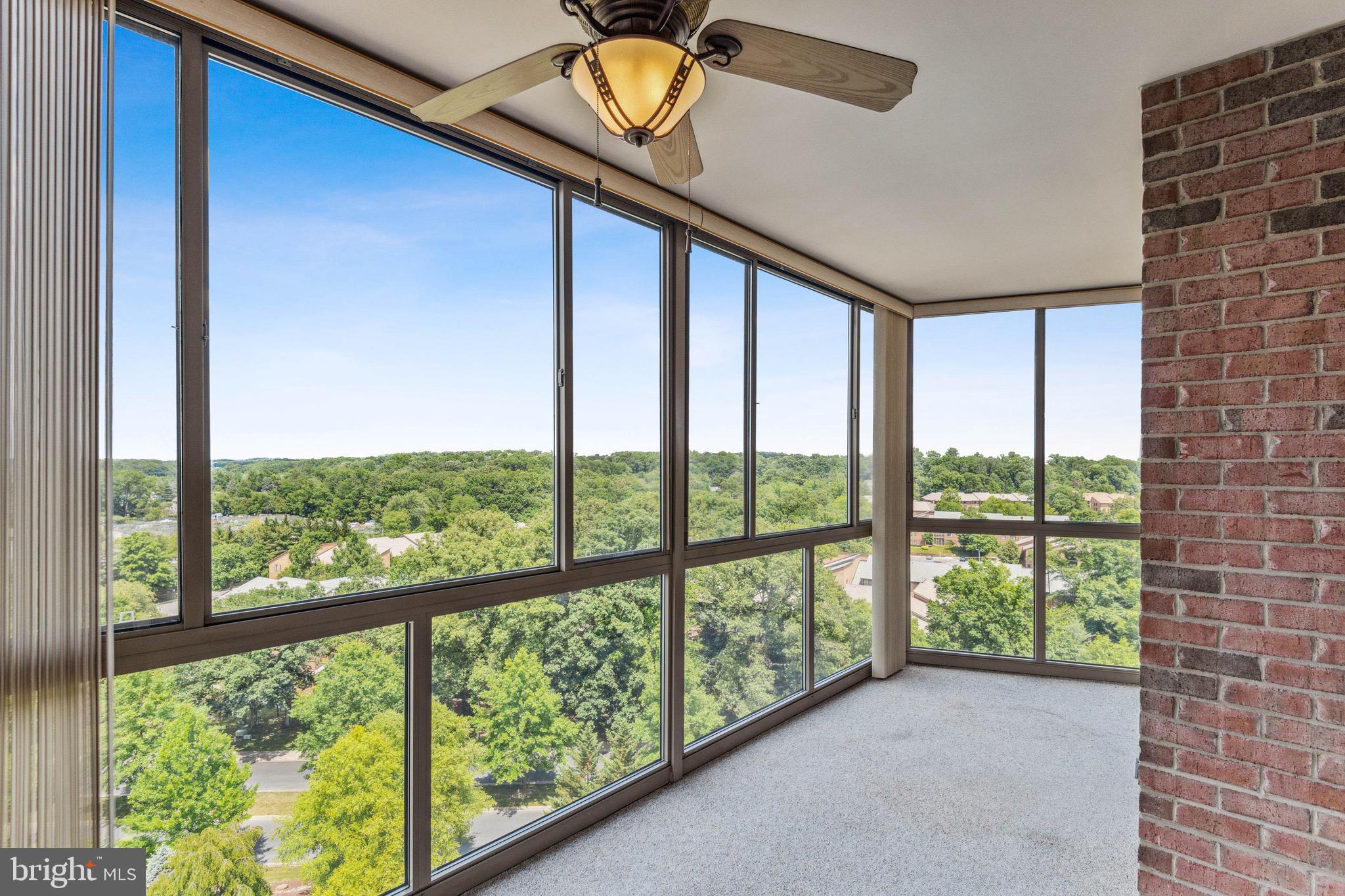 VANTAGE POINT EAST @ LEISURE WORLD - Residential