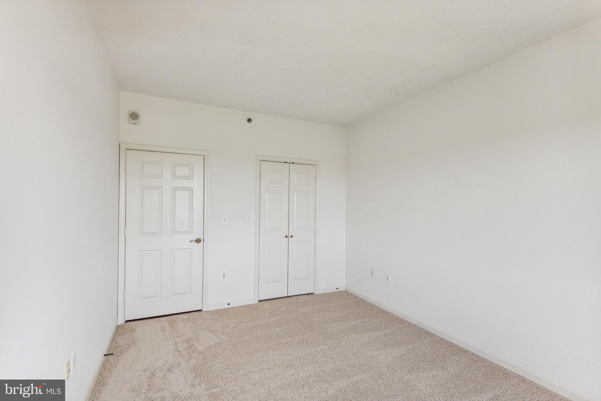 VANTAGE POINT EAST @ LEISURE WORLD - Residential