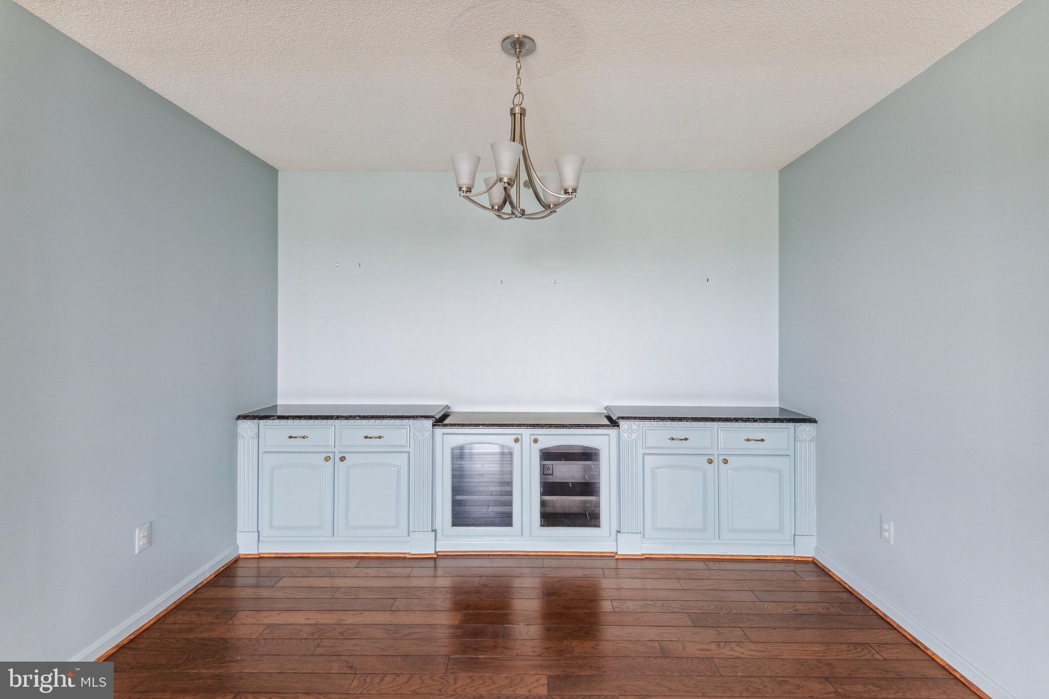 VANTAGE POINT EAST @ LEISURE WORLD - Residential