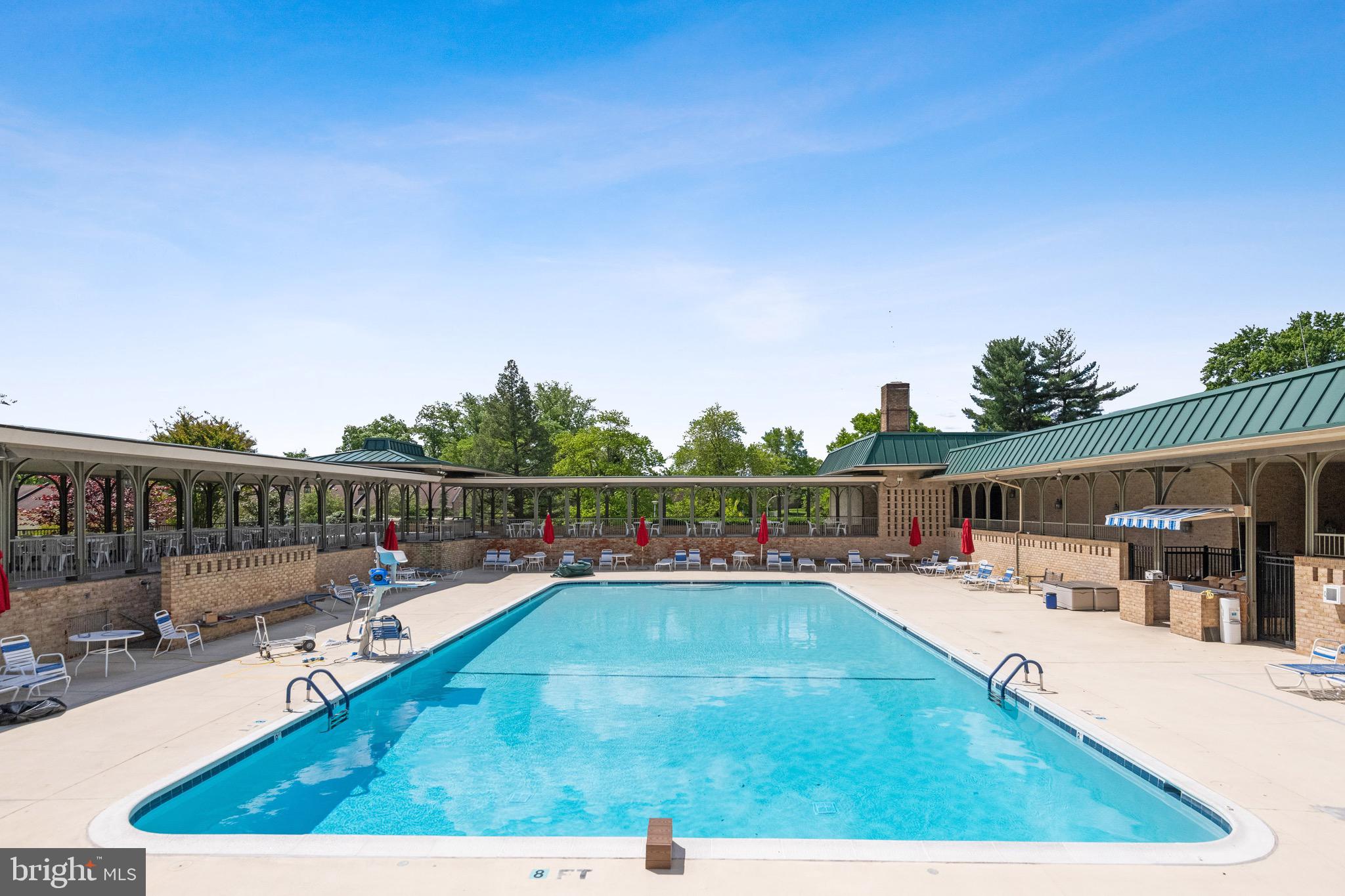 VANTAGE POINT EAST @ LEISURE WORLD - Residential