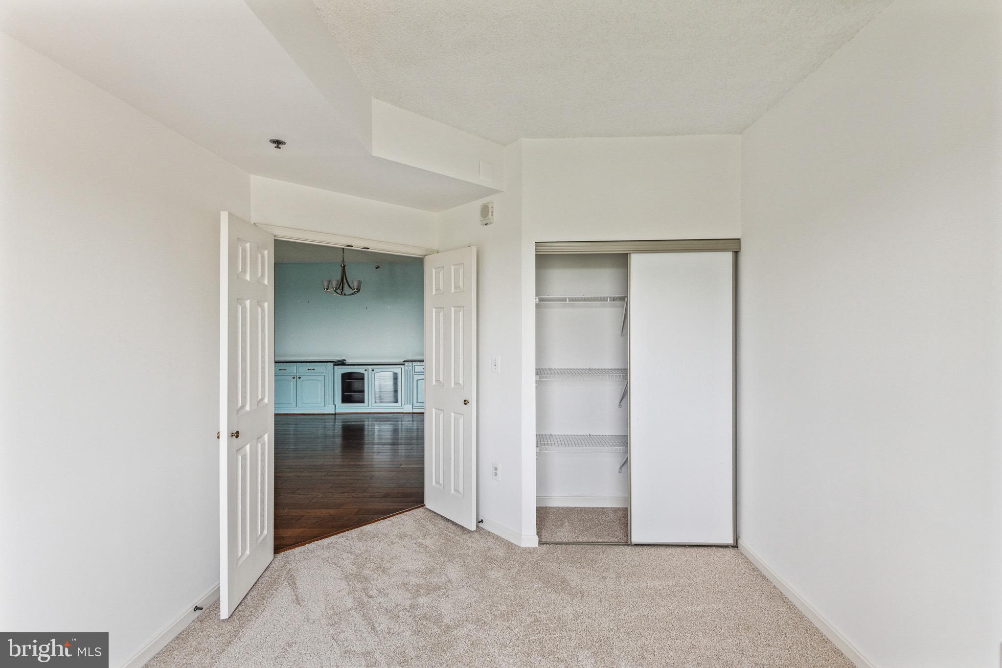 VANTAGE POINT EAST @ LEISURE WORLD - Residential