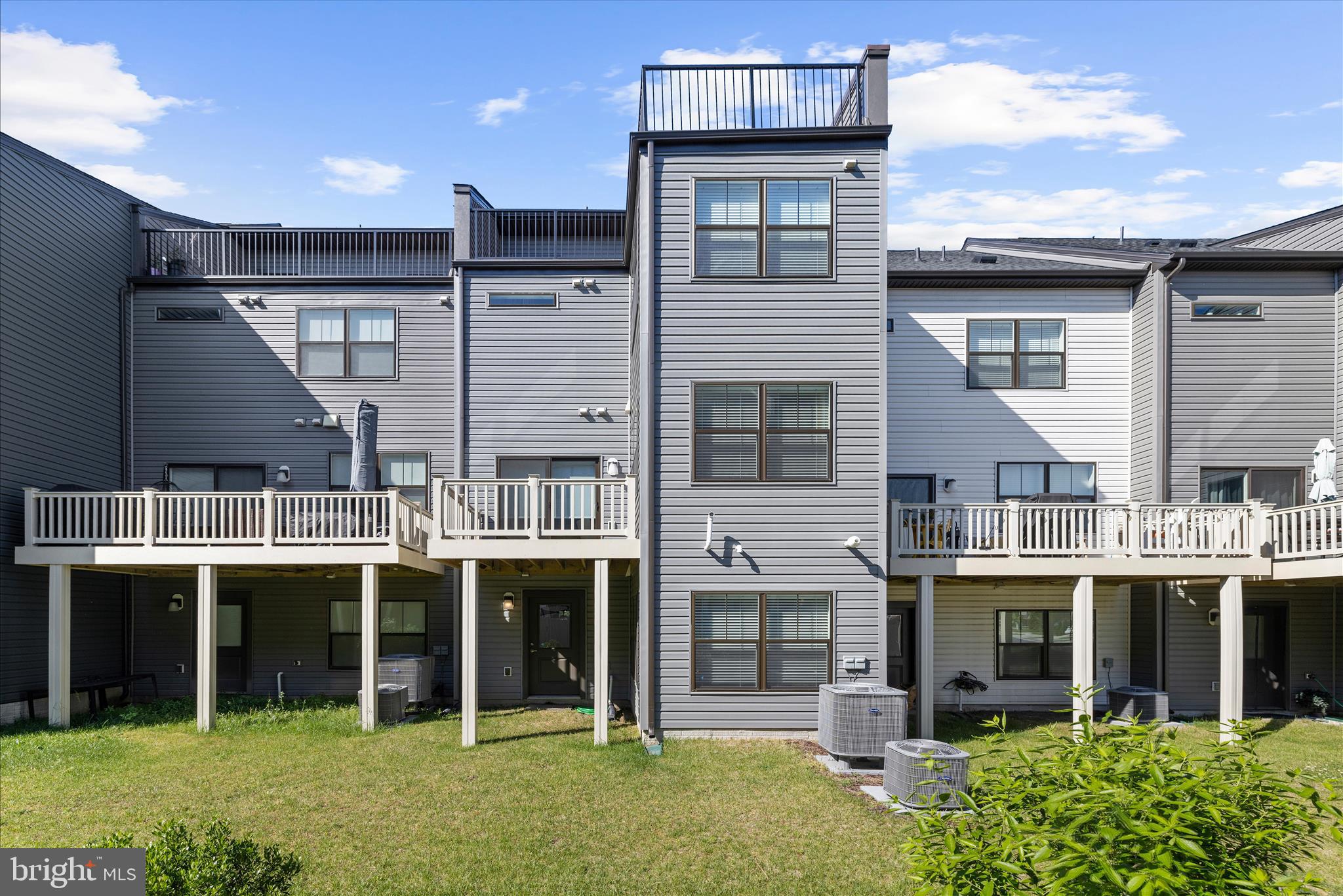 TANYARD SHORES - Residential