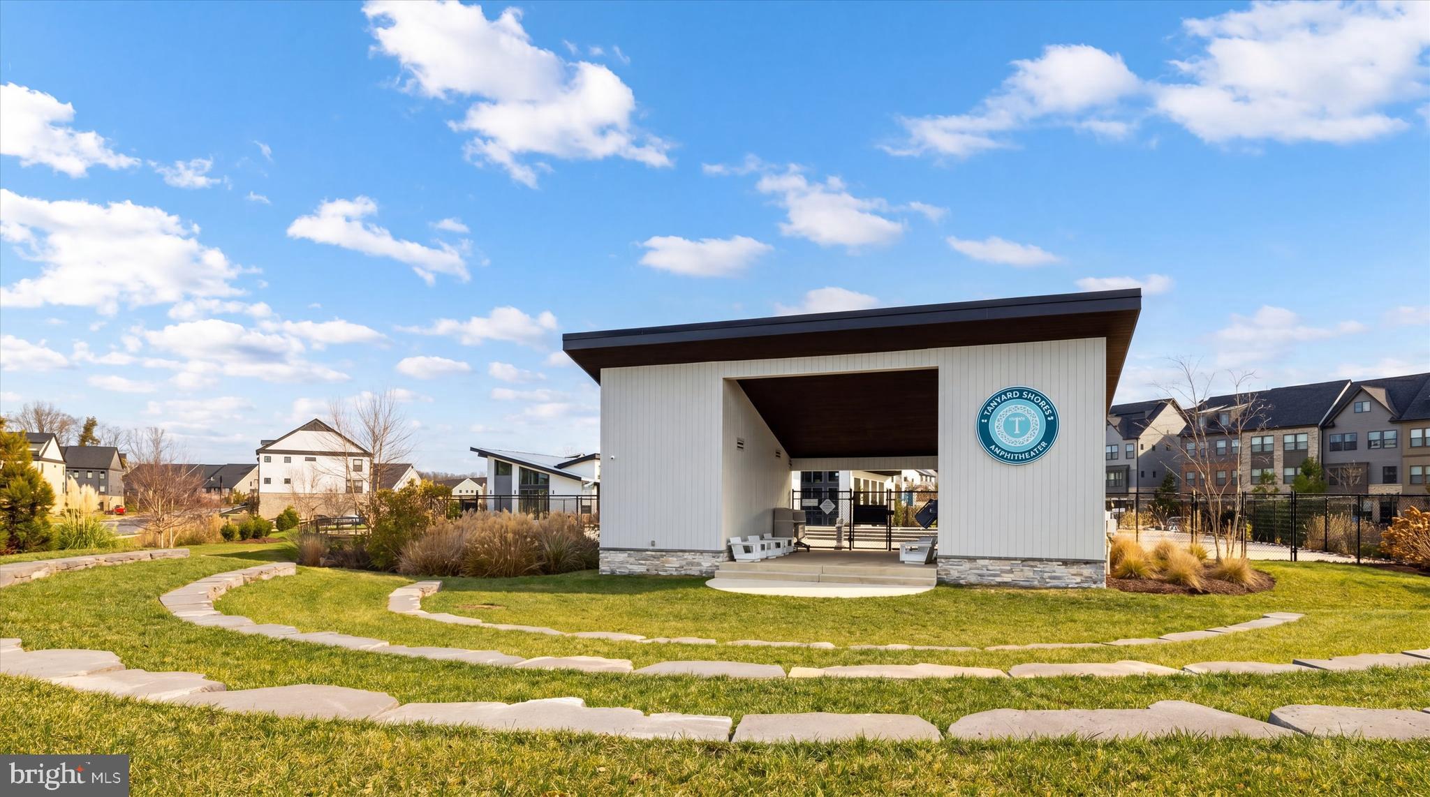 TANYARD SHORES - Residential