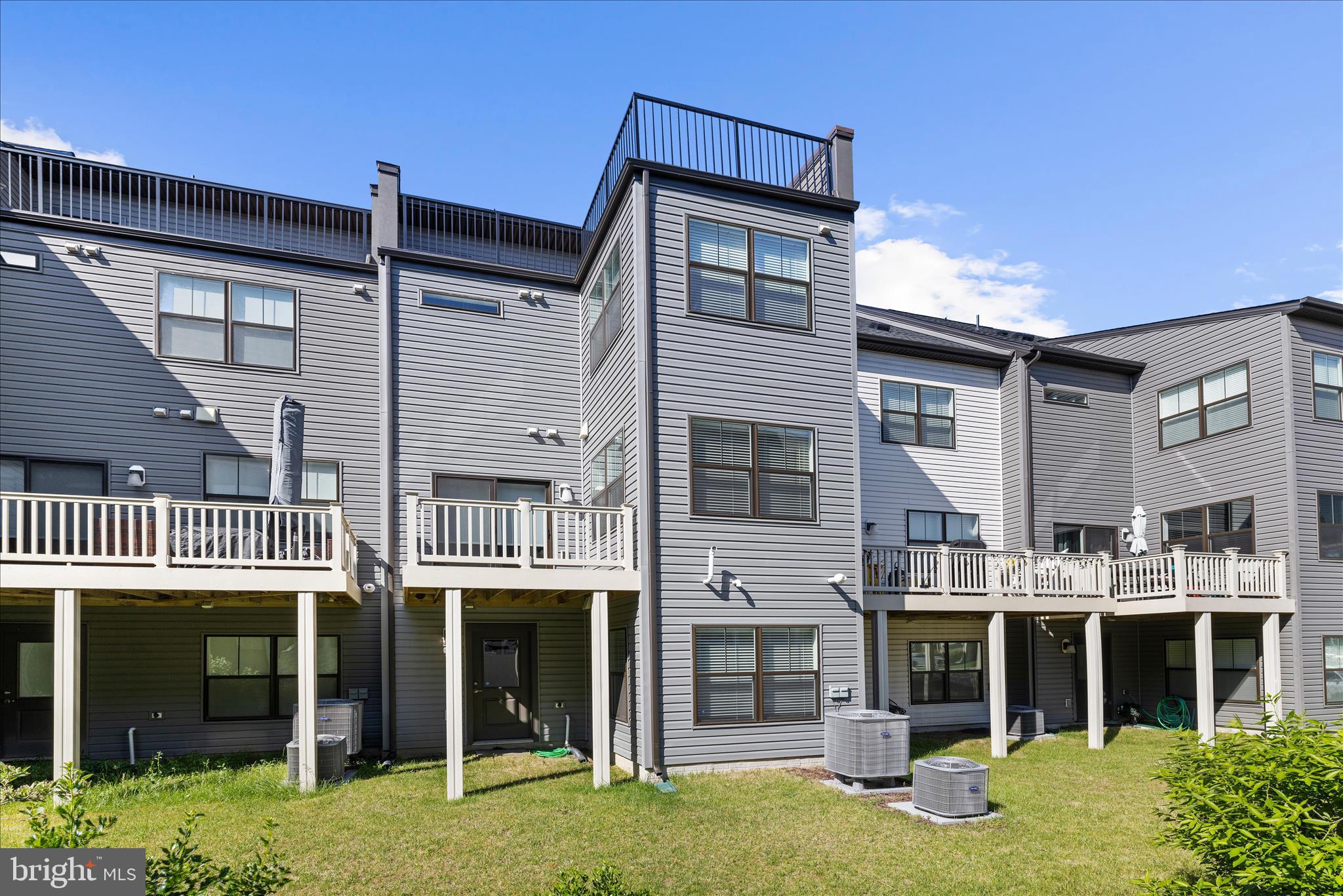 TANYARD SHORES - Residential