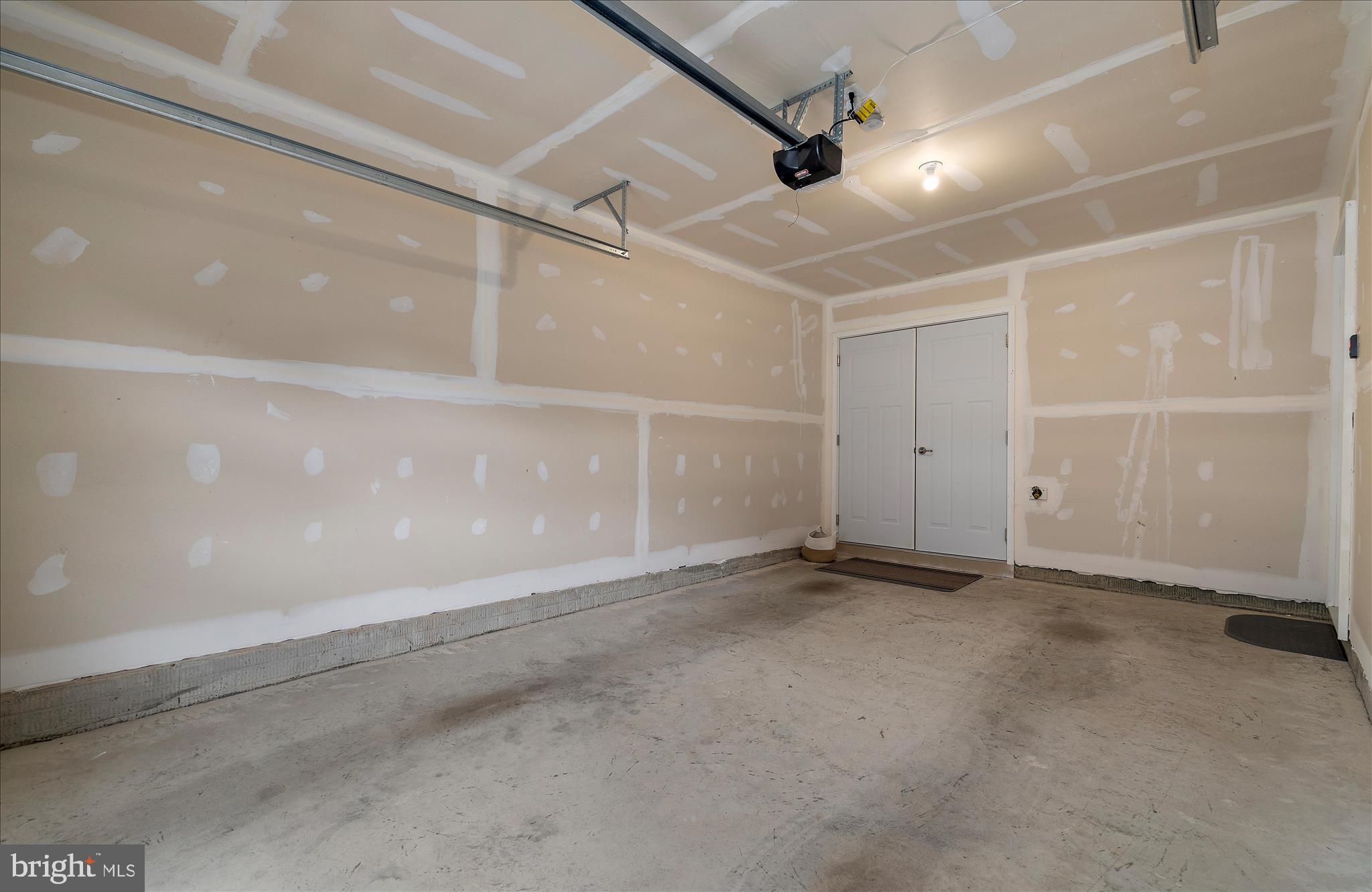 TANYARD SHORES - Residential