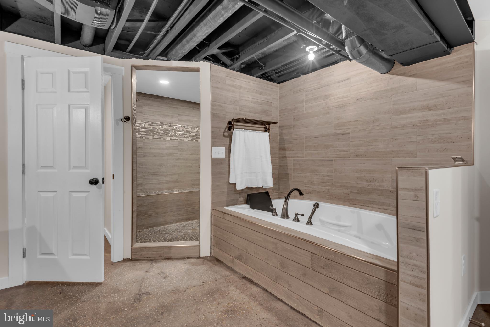 LONG POINT ON THE MAGOTHY - Residential