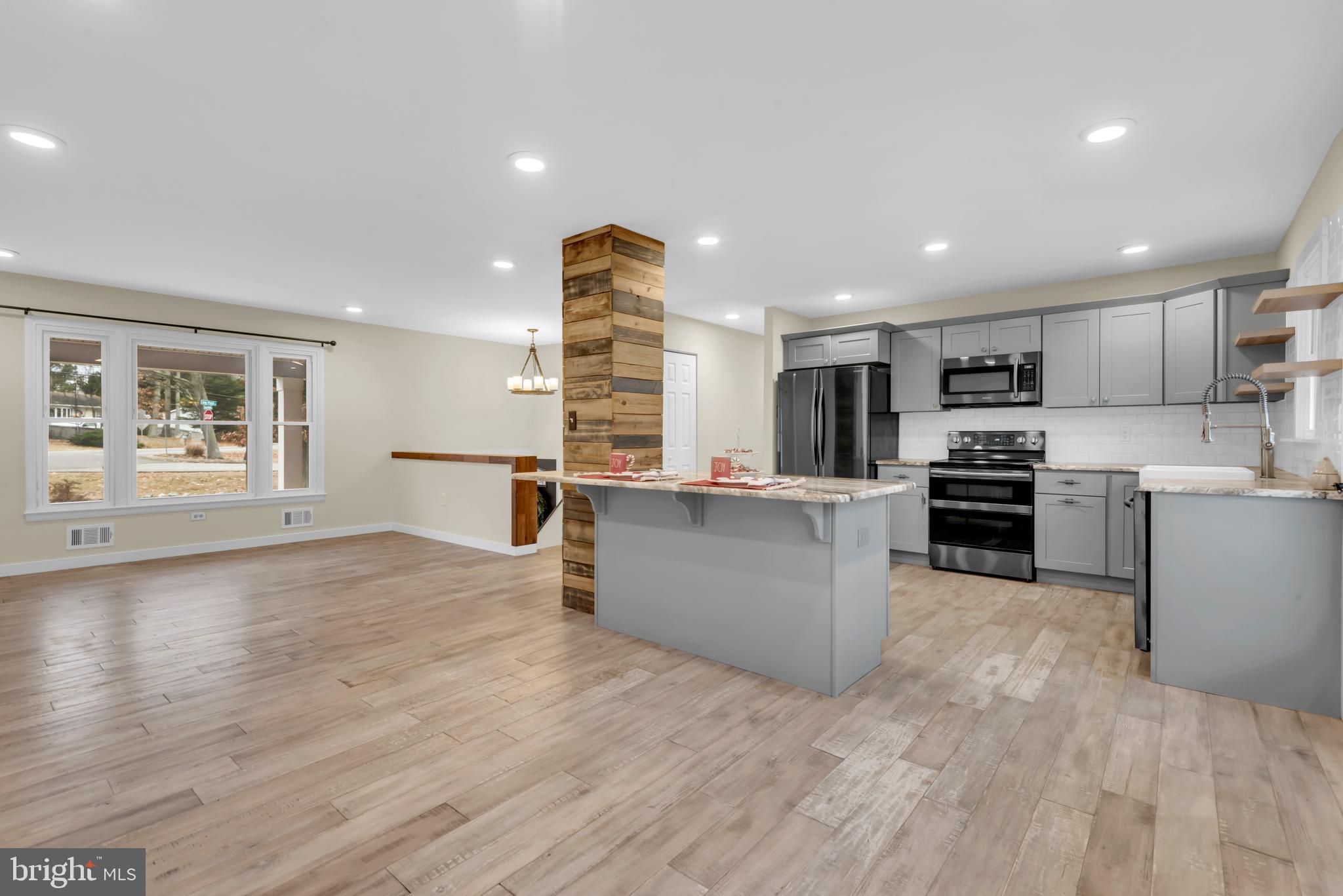 LONG POINT ON THE MAGOTHY - Residential