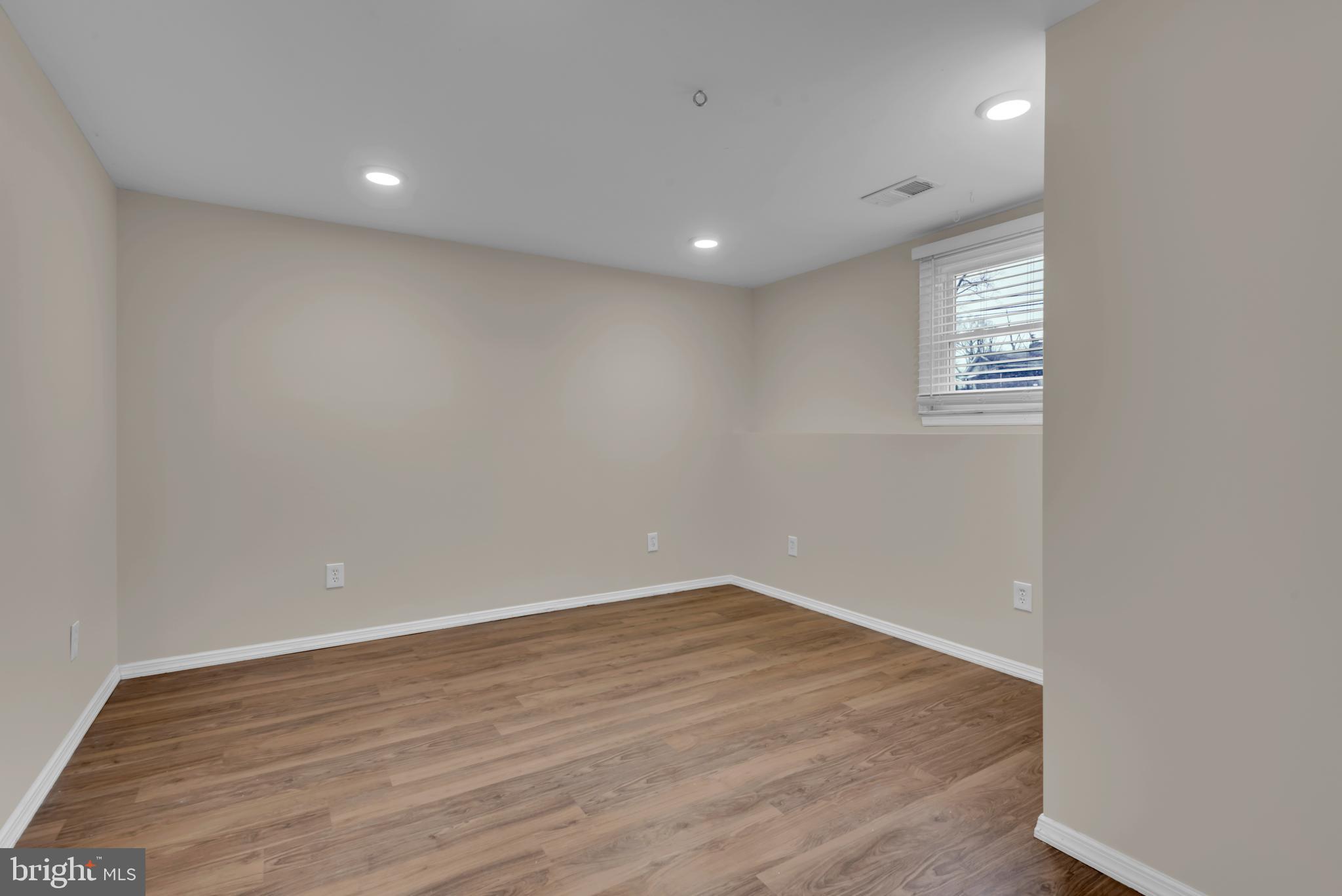 LONG POINT ON THE MAGOTHY - Residential