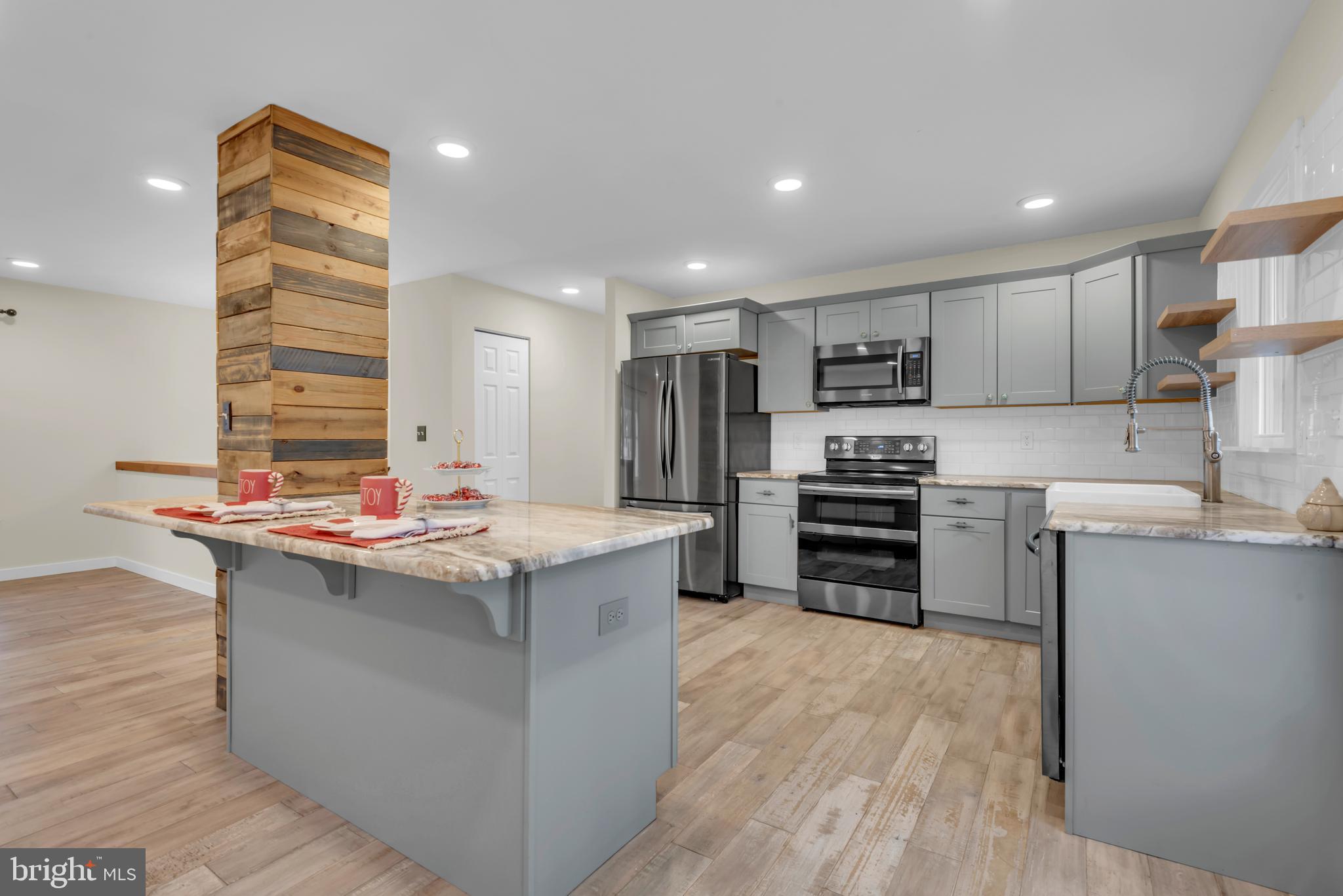 LONG POINT ON THE MAGOTHY - Residential