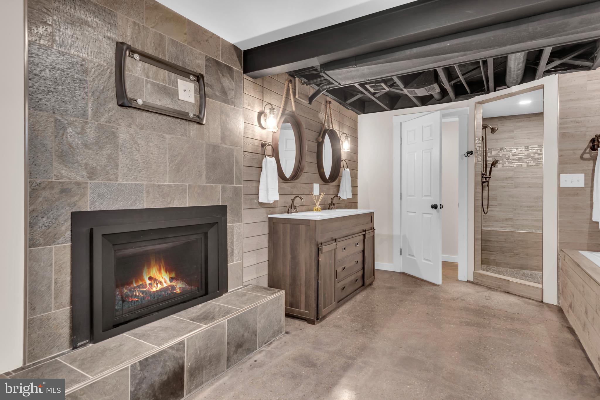 LONG POINT ON THE MAGOTHY - Residential