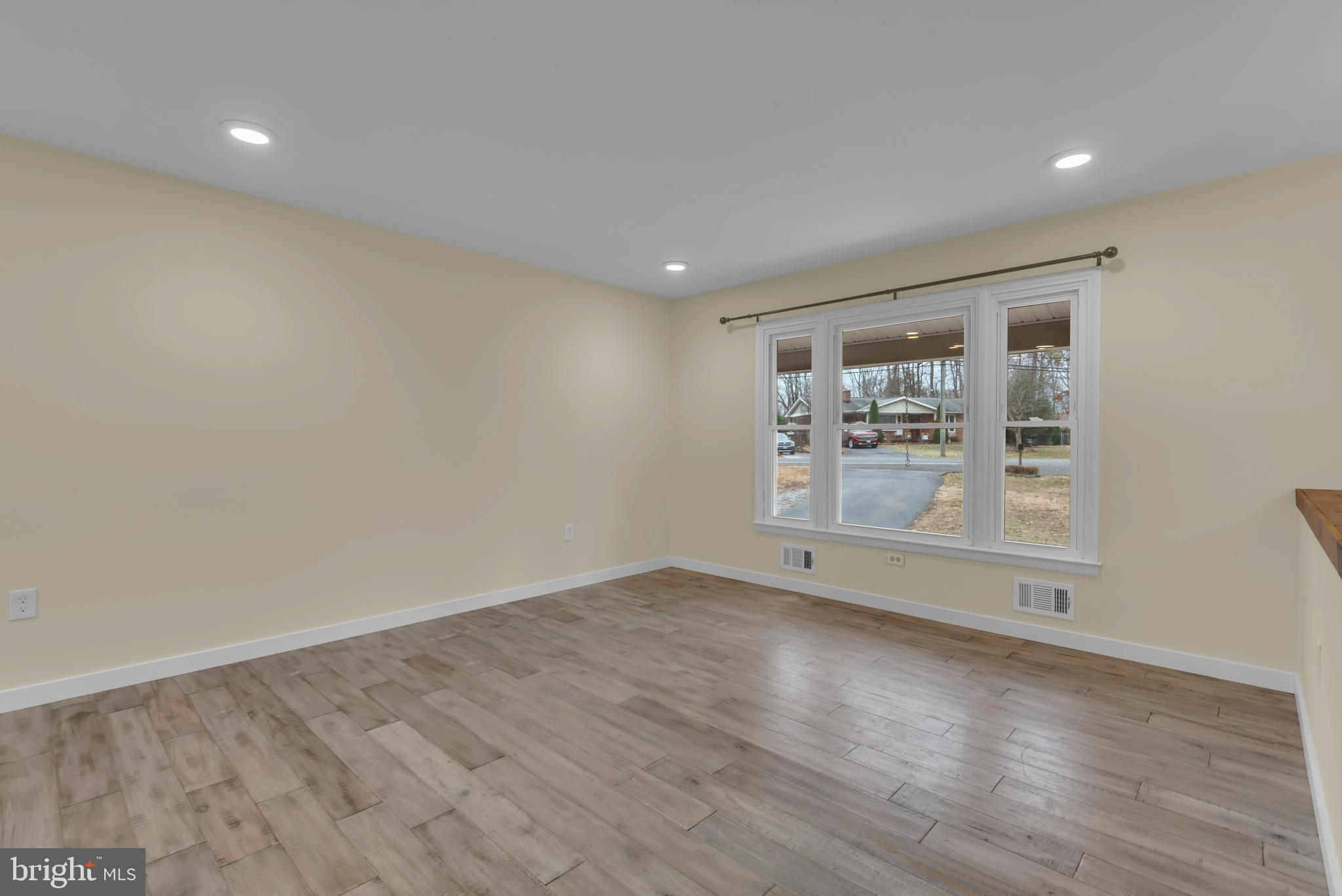 LONG POINT ON THE MAGOTHY - Residential